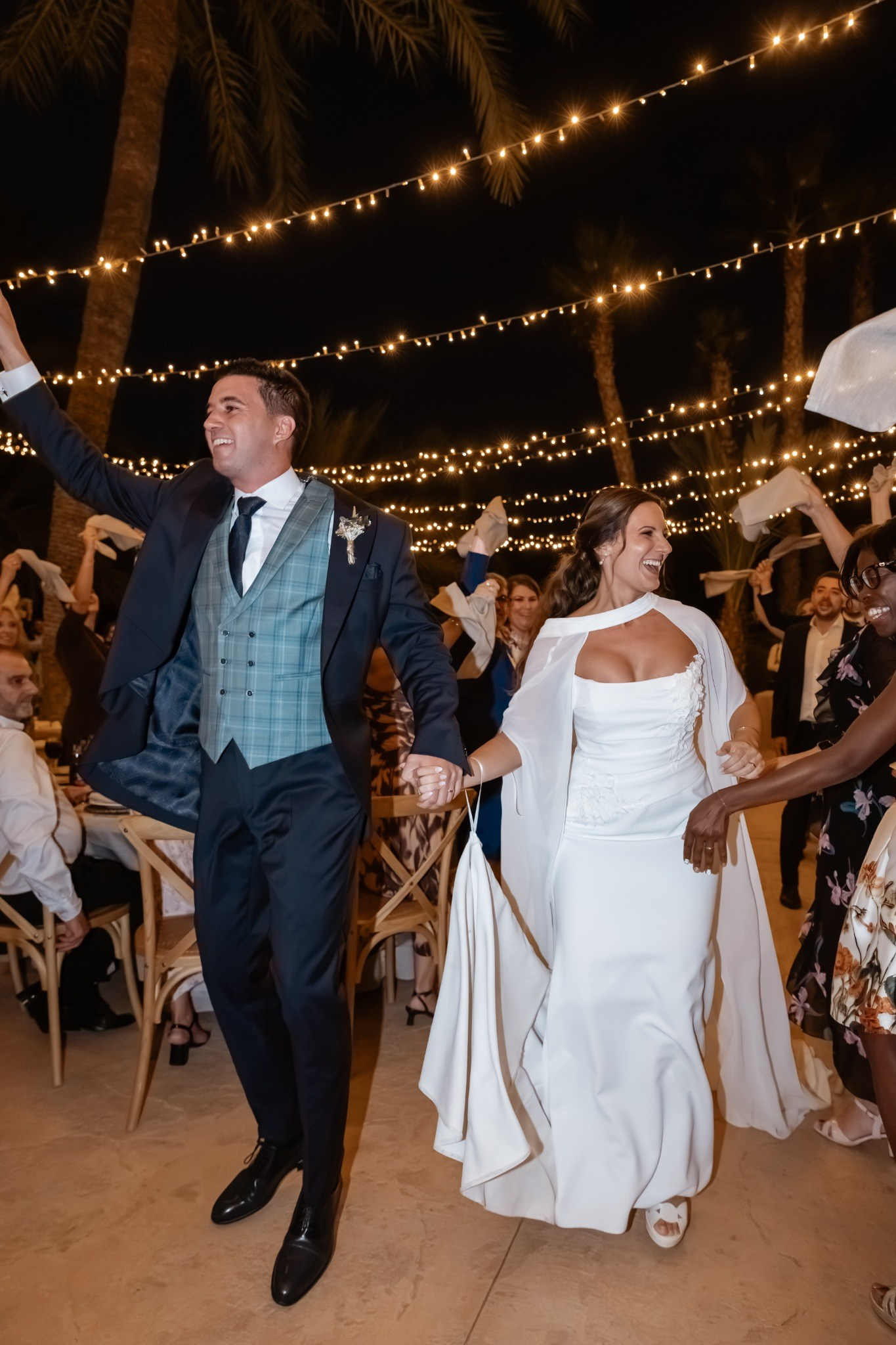 Boda de Antonio y Miriam en Cova Romero, Elche | Ramoné Fotografía