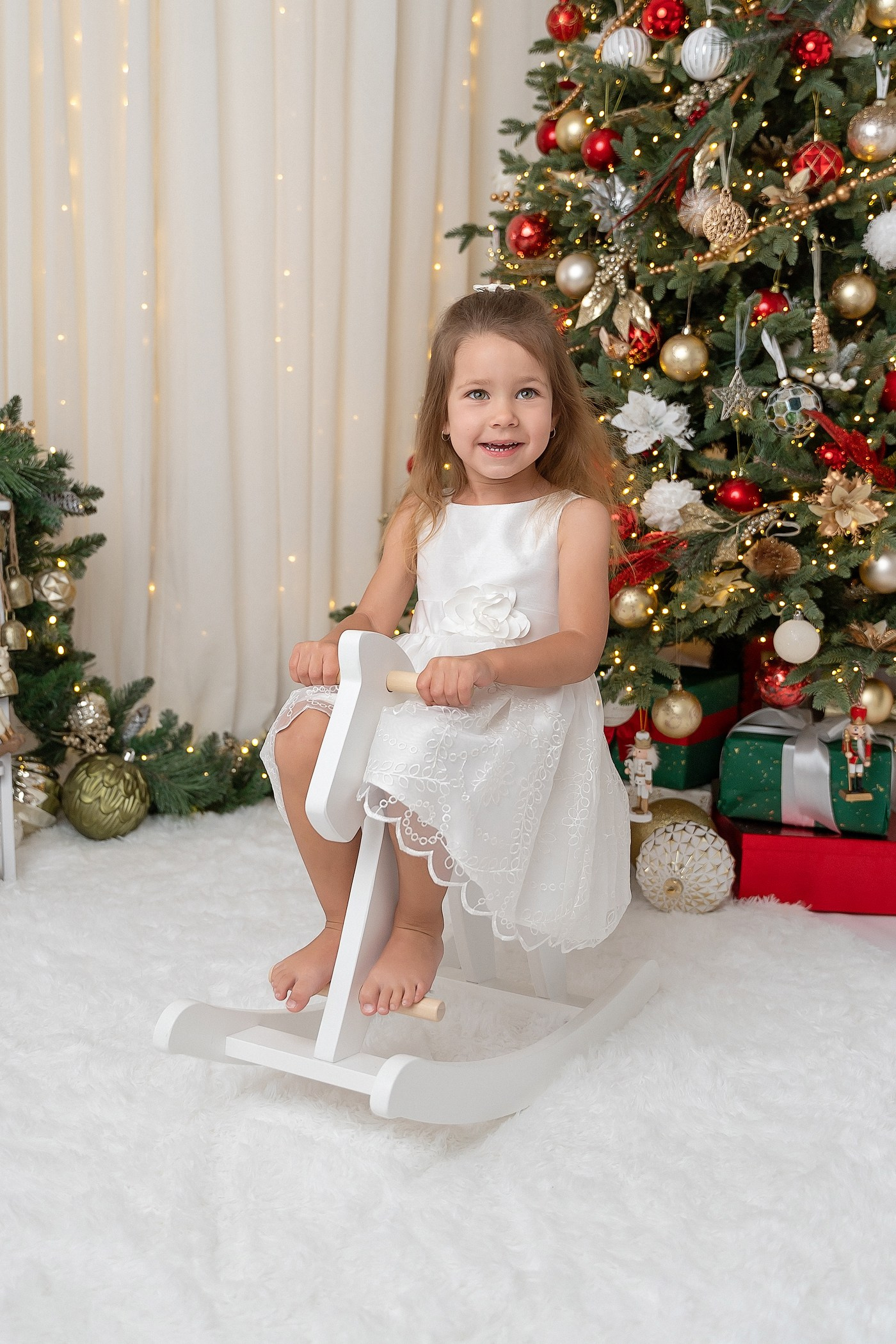 Christmas mini sessions 2025| Sydney. Newborn and family photographer. Hills District. Sydney
