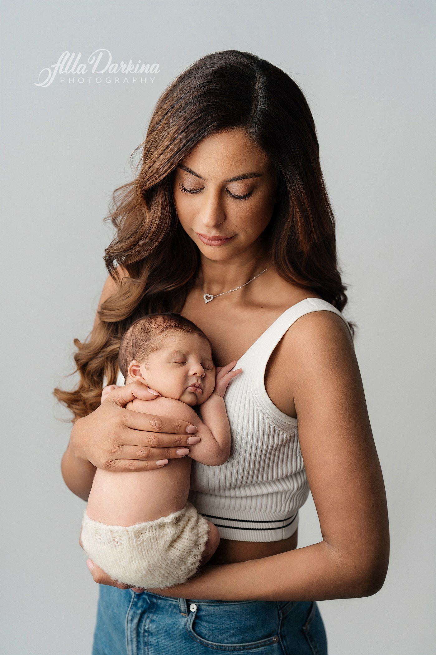 Newborn session price guide. Newborn and family photographer. Hills District. Sydney