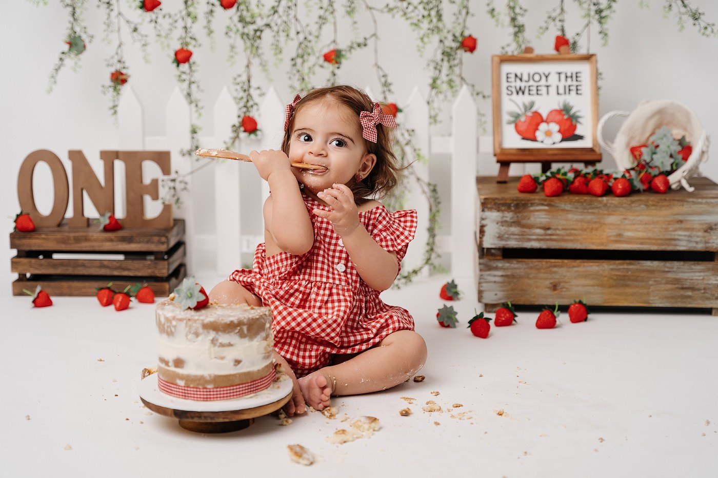 Cake smash session price guide. Newborn and family photographer. Hills District. Sydney