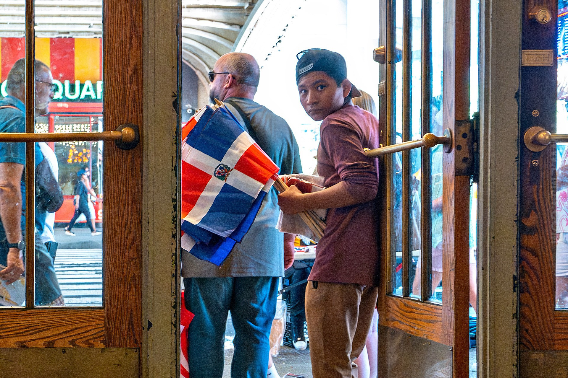 Dominican Day Parade NYC Photos — Sony A9 III + 16-35mm GM Lens Capturing 42nd to 55th Street in Stunning Street Photography. Emin Kuliyev — Award-Winning Wedding Photojournalist NYC & USA | Best Wedding Photographer Known for Candid, Timeless Moments