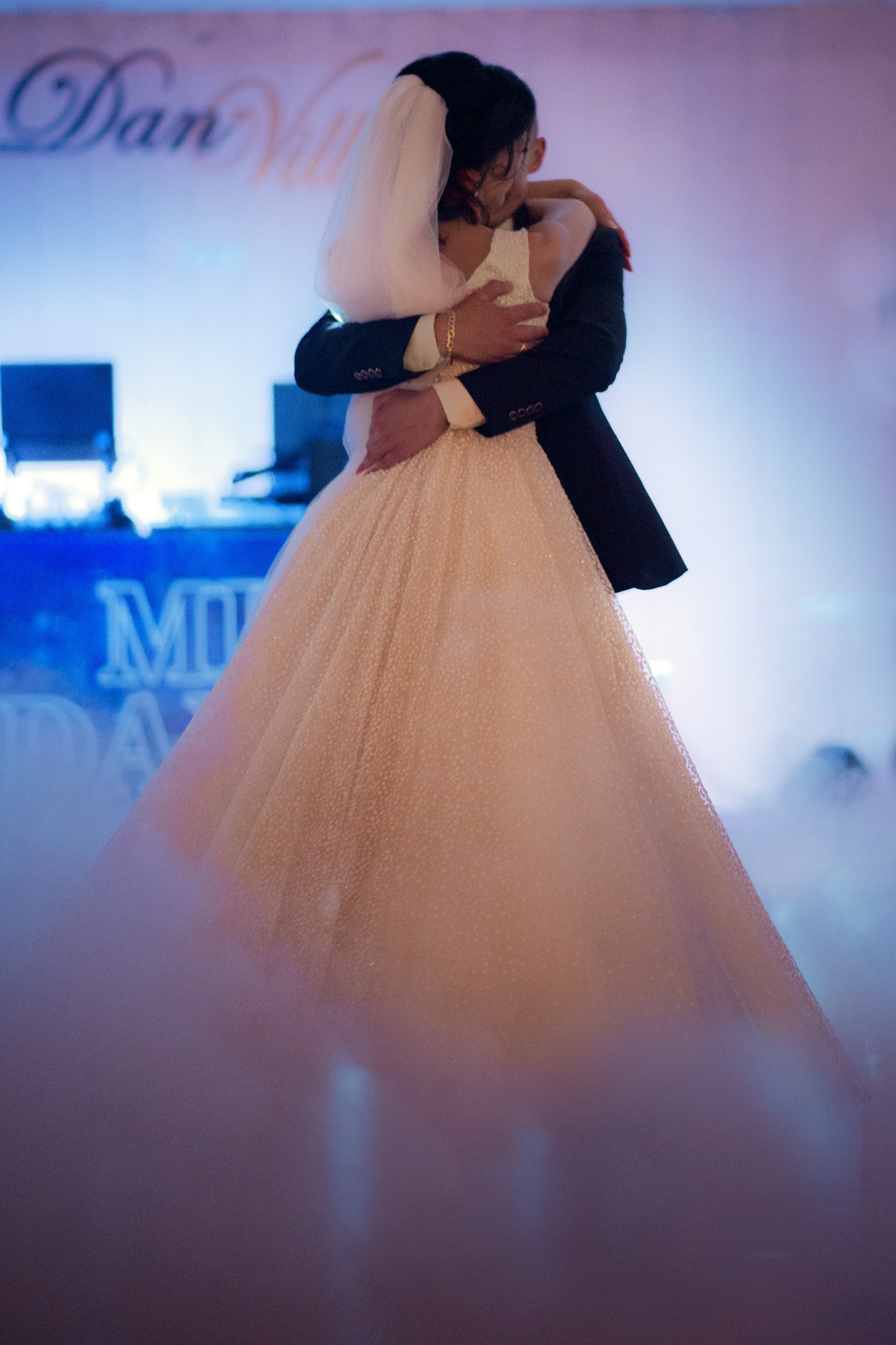 Vestuvių fotosesija, ceremonija, Vestuvių pasiruošimo fotografavimas. Vestuvių fotografas Vilnius Trakai kaina vestuvių fotografavimas fotografė personal.lt photogrpahy kainos jaunoji jaunikis nuotaka santuoka vestuvės, profesionali natūrali meninė reportažinė klasikinė fotosesija, vestuvių fotosesija gamtoje dvare