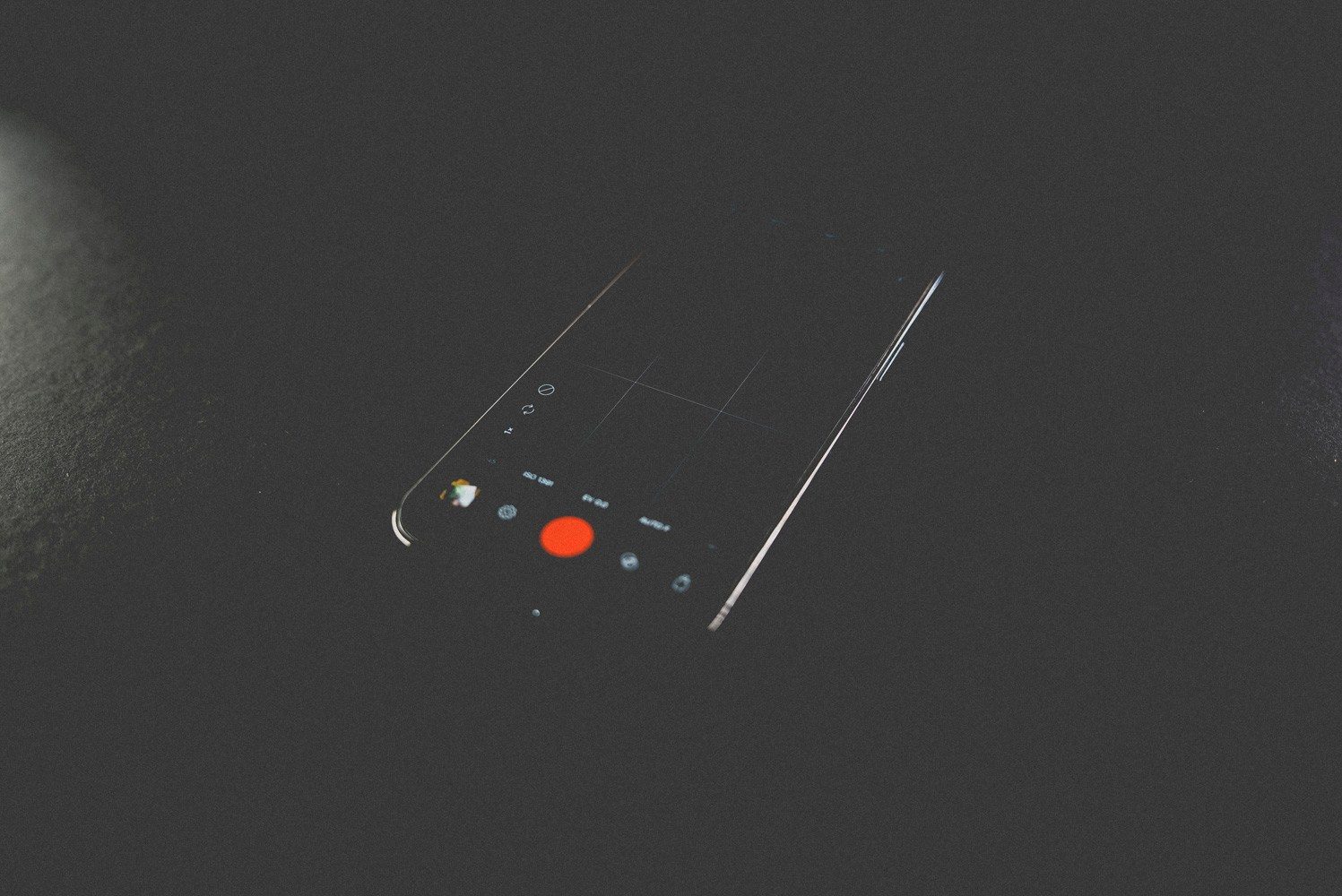 Visi pakalpojumi vienuviet. Video shooting and creating with phone, iPhone Video School