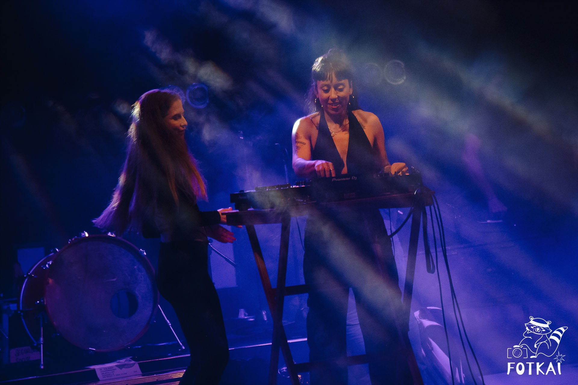 Фотоотчёт Street Food Market Torrevieja — Seguridad Social & Las Hienas DJs | FOTKAI