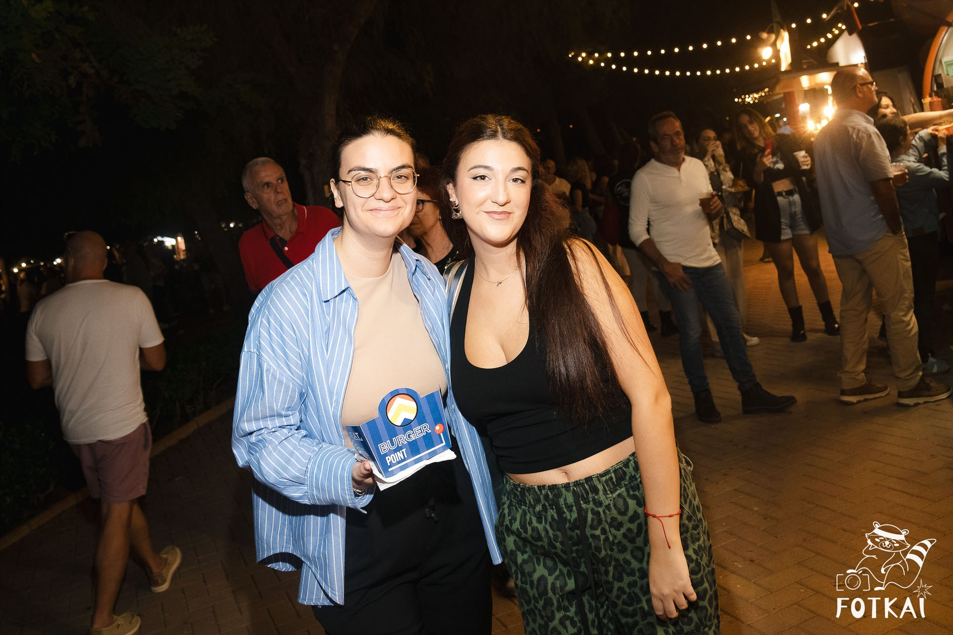 Фотоотчёт Street Food Market Torrevieja — Seguridad Social & Las Hienas DJs | FOTKAI