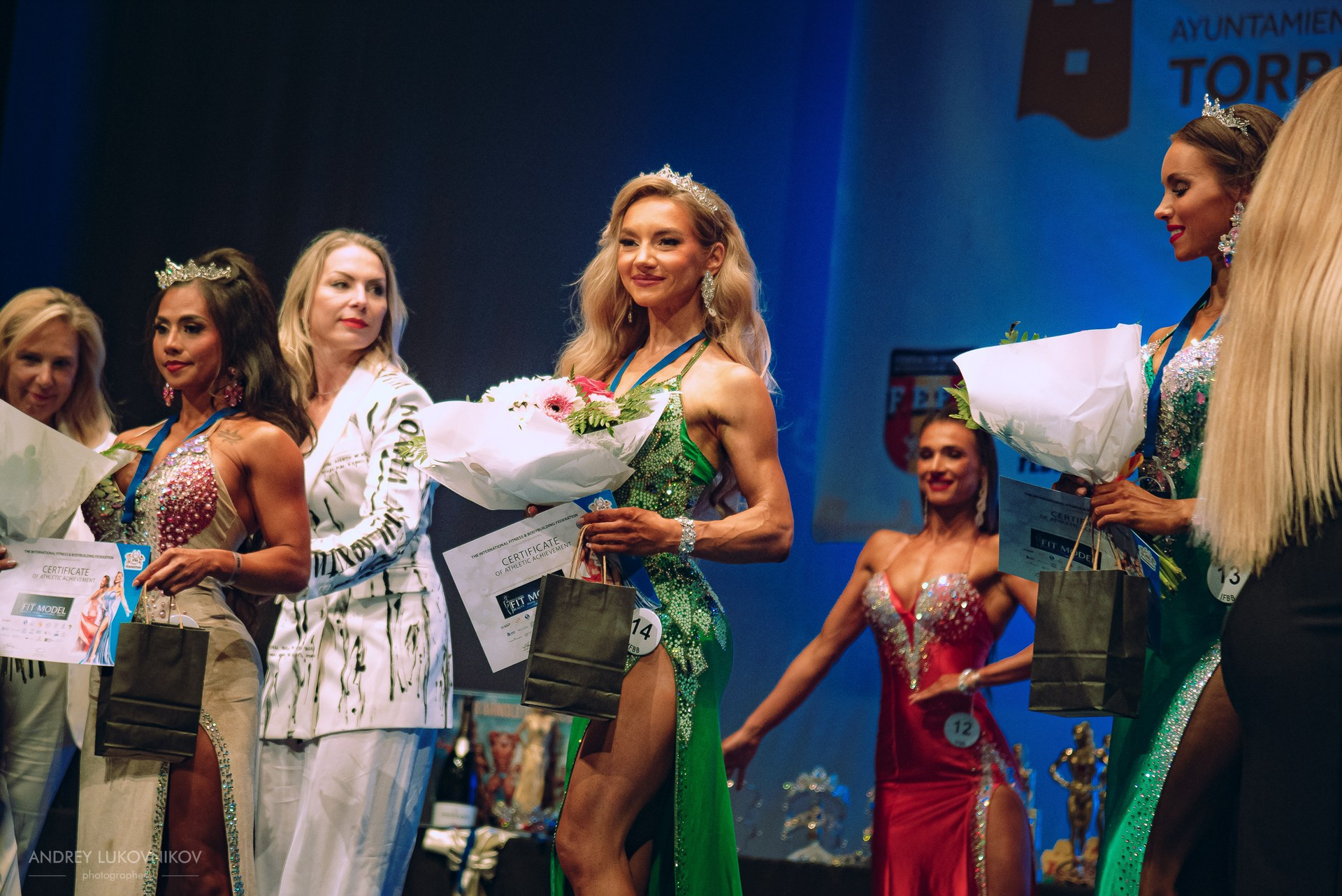 Sesión fotográfica de reportaje para el concurso internacional IFBB Miss Fit Model Europe 2024 en Torrevieja | Fotógrafo Andrey Lukovnikov