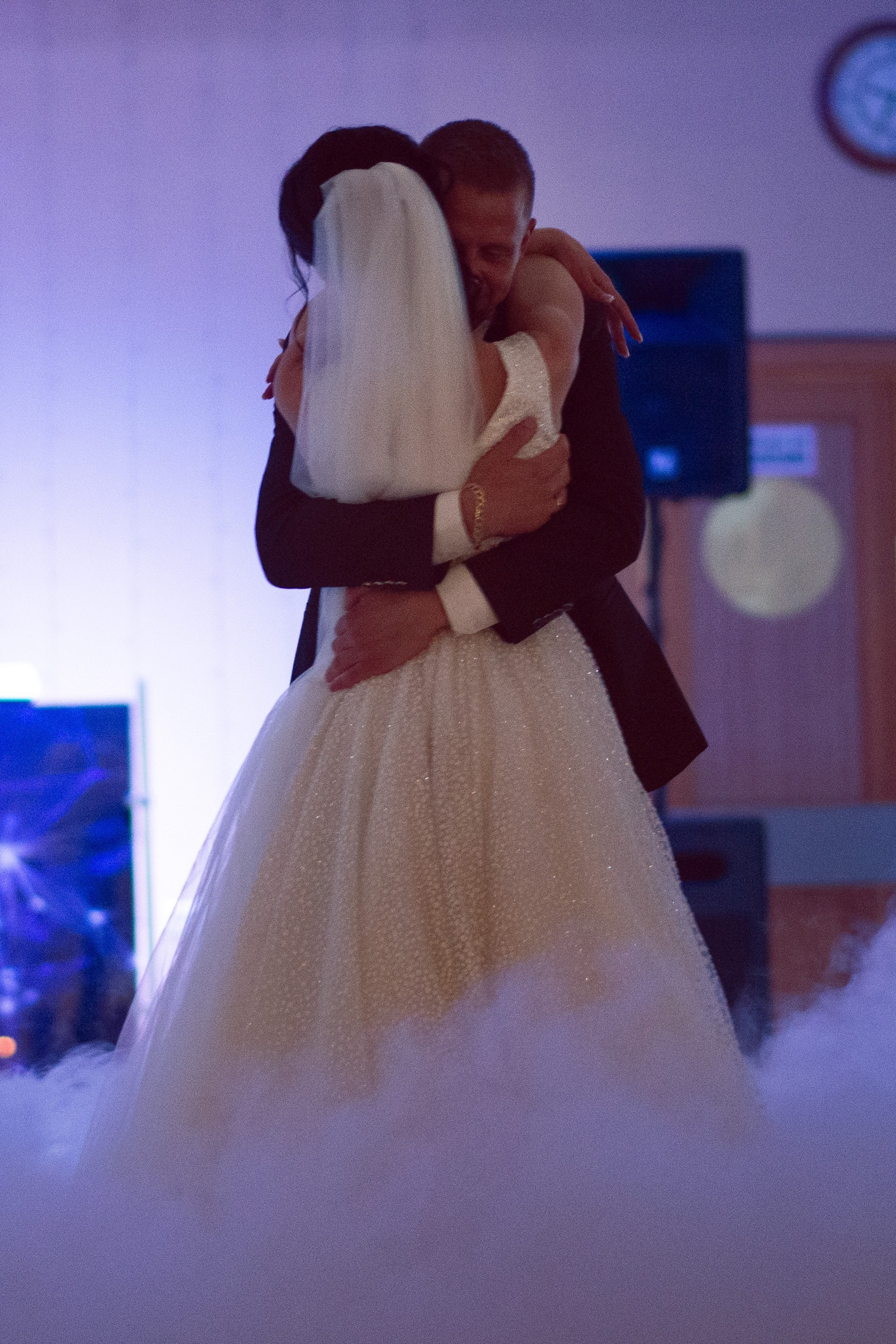 Vestuvių fotosesija, ceremonija, Vestuvių pasiruošimo fotografavimas. Vestuvių fotografas Vilnius Trakai kaina vestuvių fotografavimas fotografė personal.lt photogrpahy kainos jaunoji jaunikis nuotaka santuoka vestuvės, profesionali natūrali meninė reportažinė klasikinė fotosesija, vestuvių fotosesija gamtoje dvare