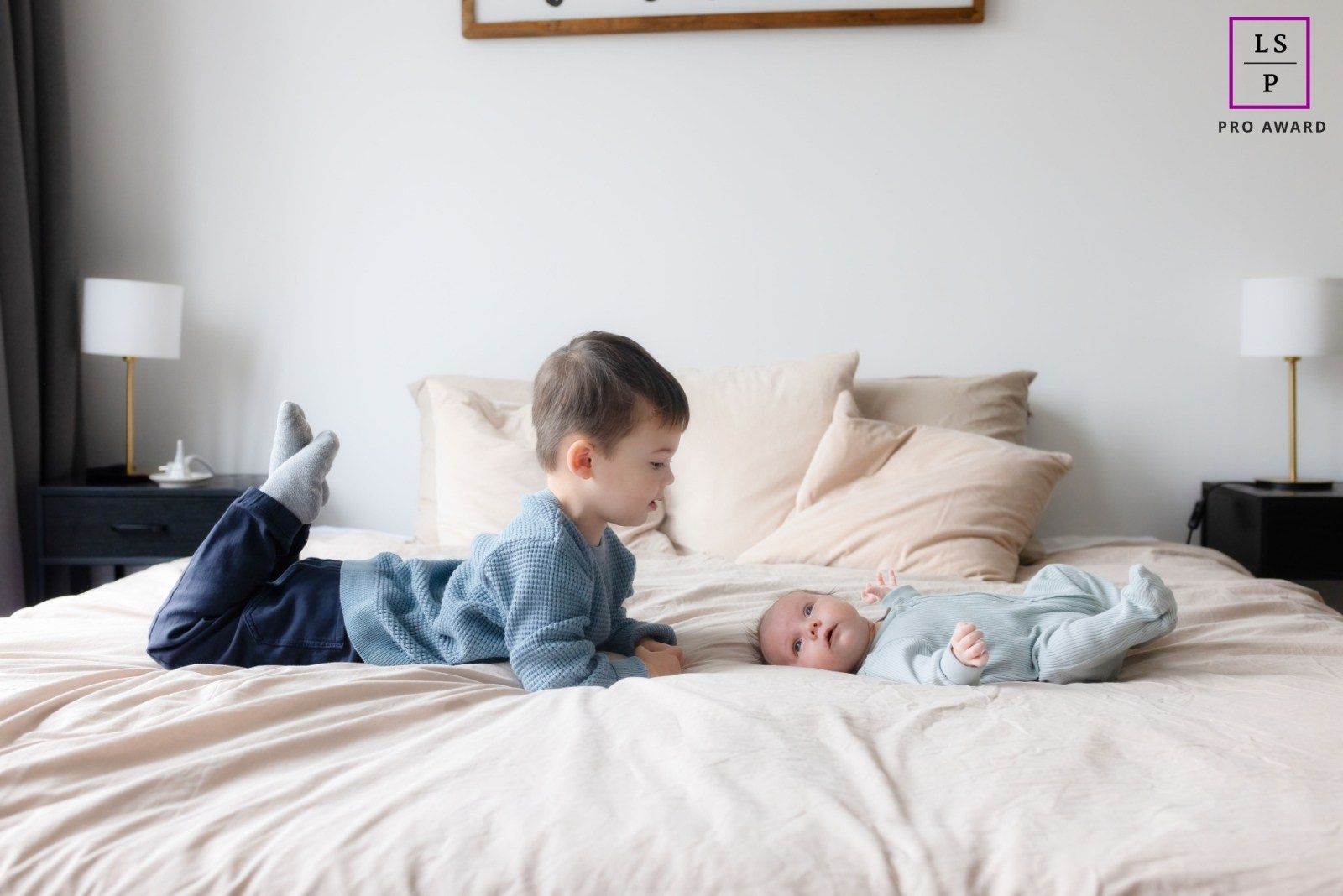 Newbornshoot lifestyle award. Fotograaf Irina Hoek.