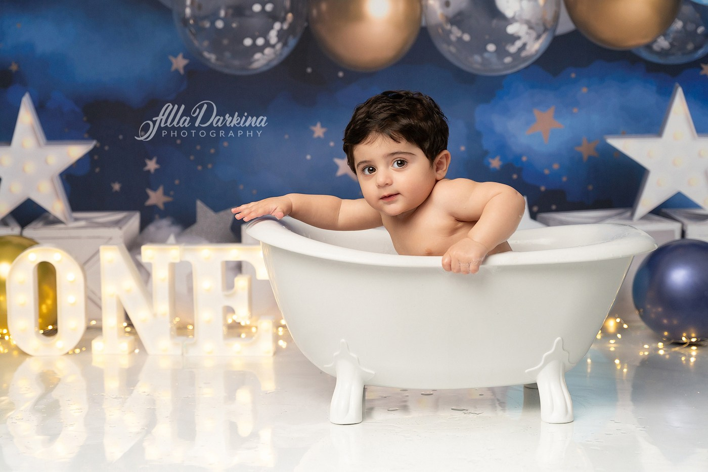 Starry Night Cake Smash Session. Newborn and family photographer. Hills District. Sydney