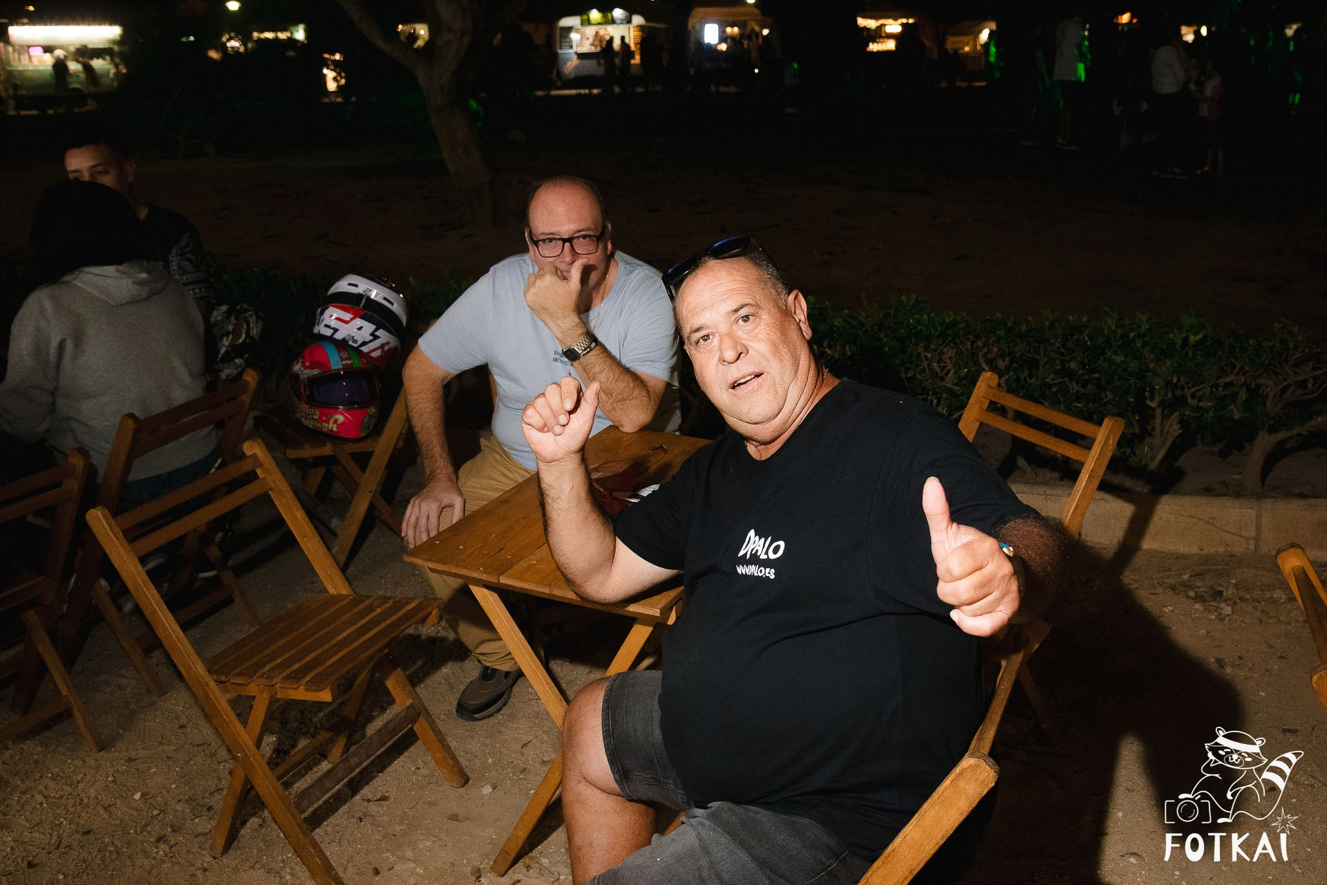 Фотоотчёт Street Food Market Torrevieja — Seguridad Social & Las Hienas DJs | FOTKAI