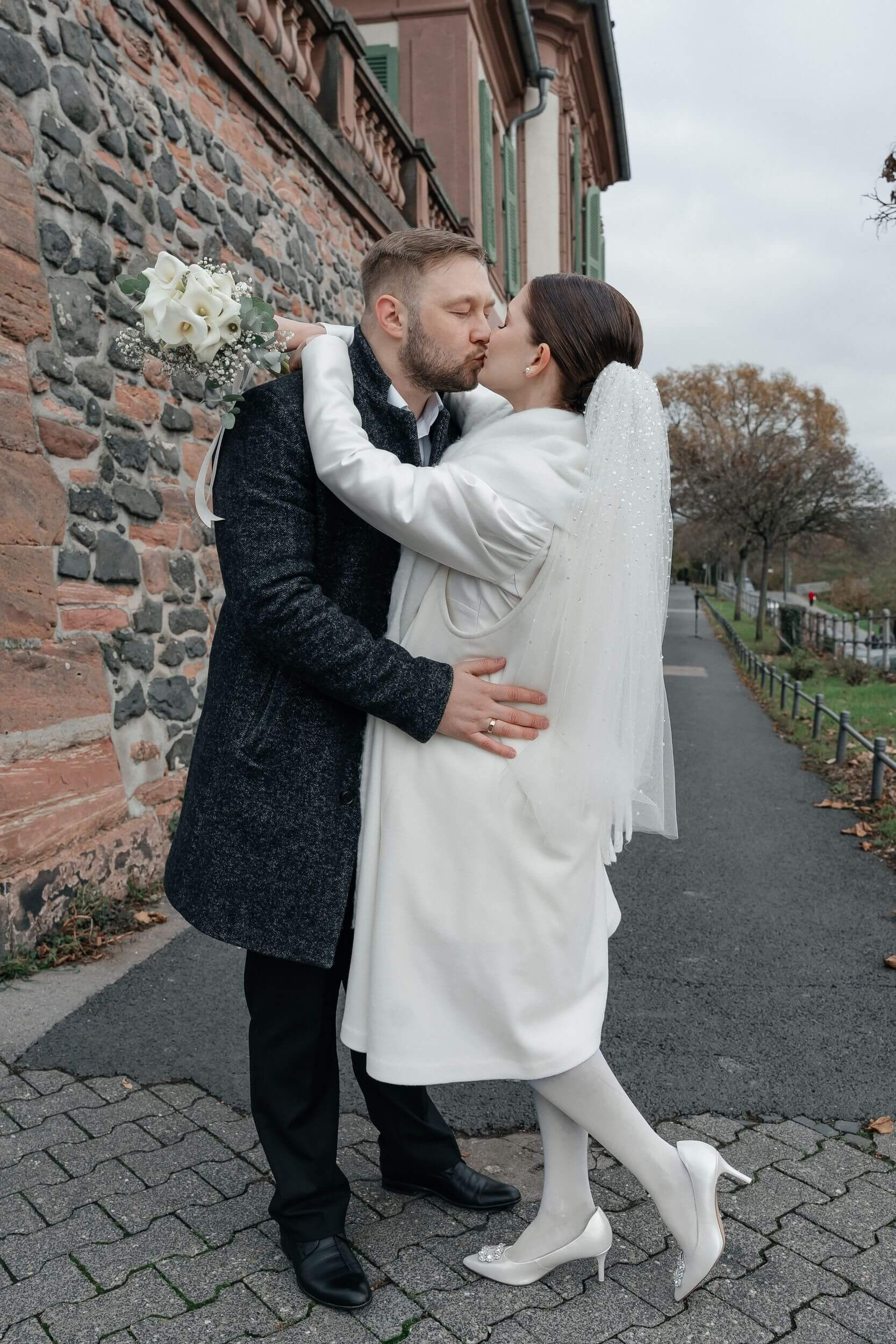 Autumn Civil Wedding in Frankfurt Höchst. Wedding photographer & videographer Frankfurt | Denis Mirosnik