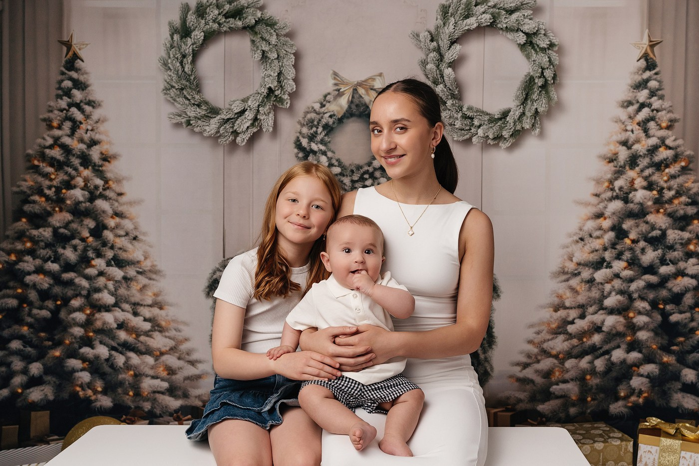 Christmas mini sessions 2025| Sydney. Newborn and family photographer. Hills District. Sydney
