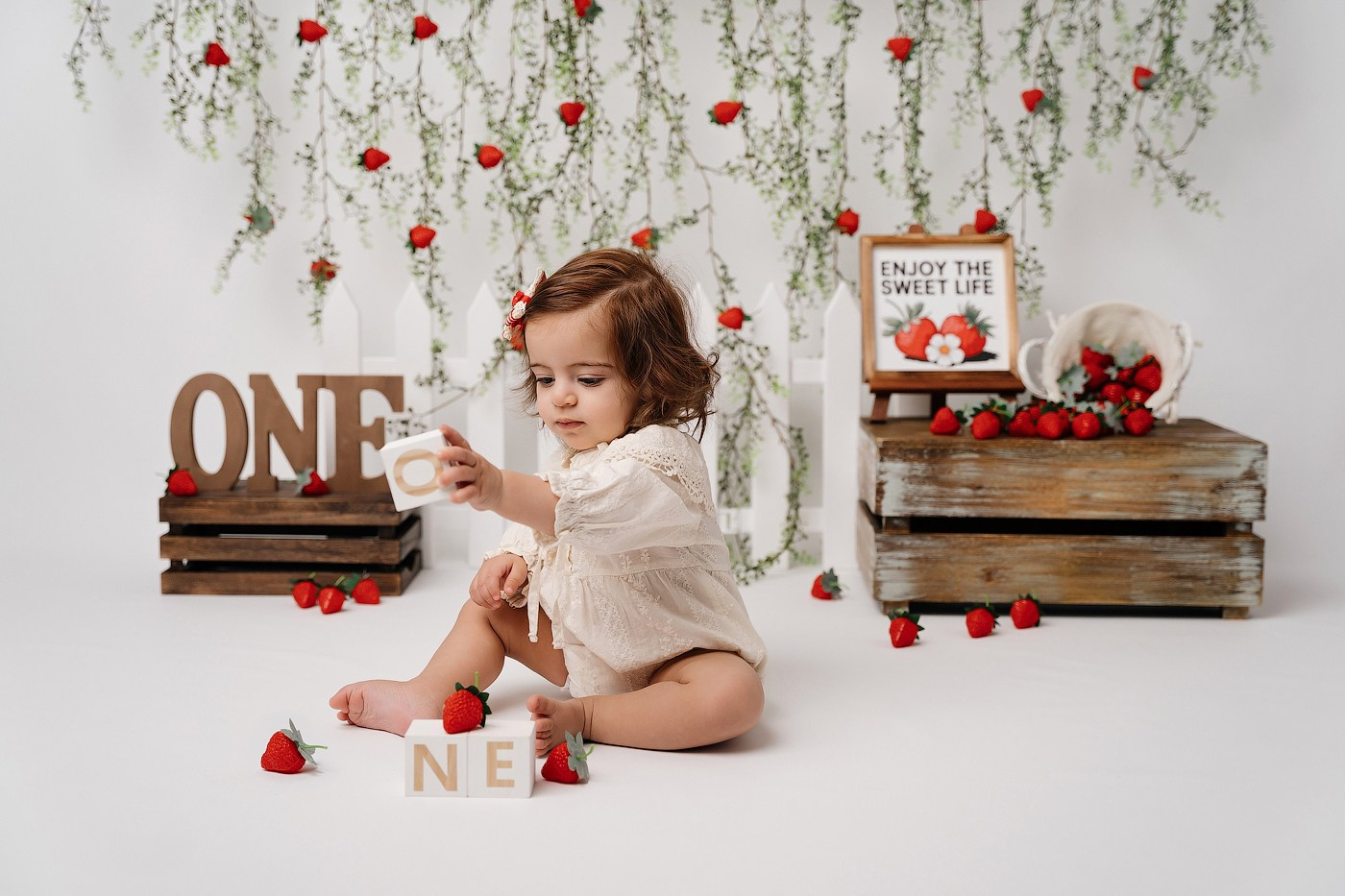 Cake smash session price guide. Newborn and family photographer. Hills District. Sydney