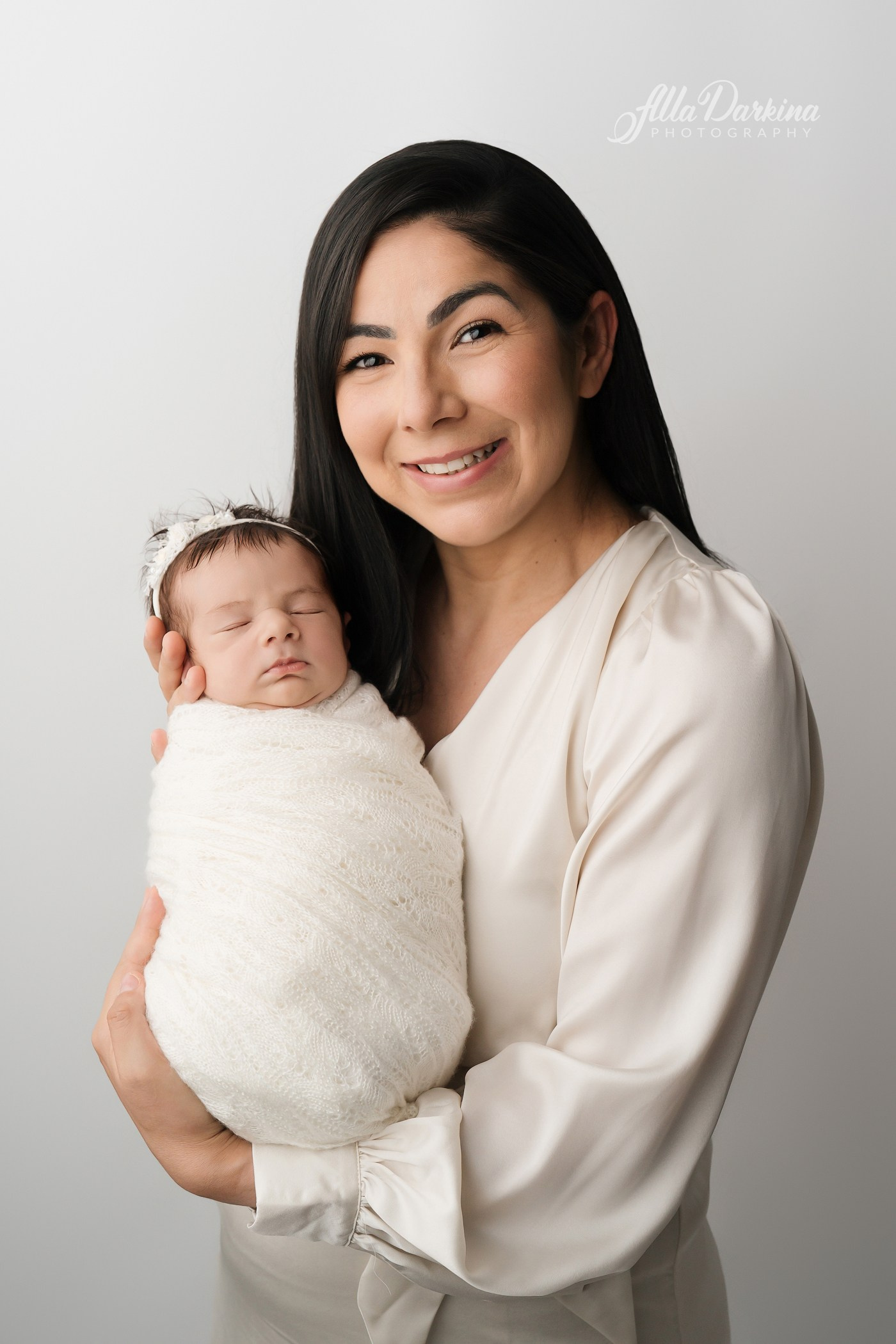 Newborn photo session. Newborn and family photographer. Hills District. Sydney