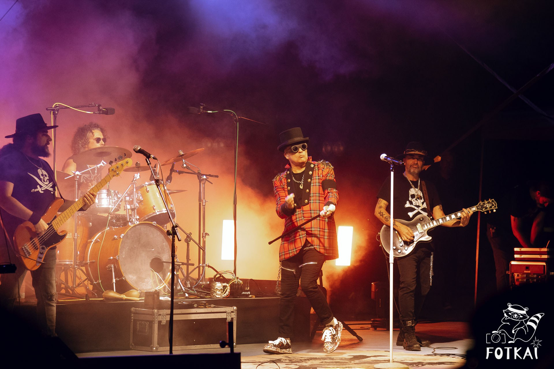 Фотоотчёт Street Food Market Torrevieja — Seguridad Social & Las Hienas DJs | FOTKAI