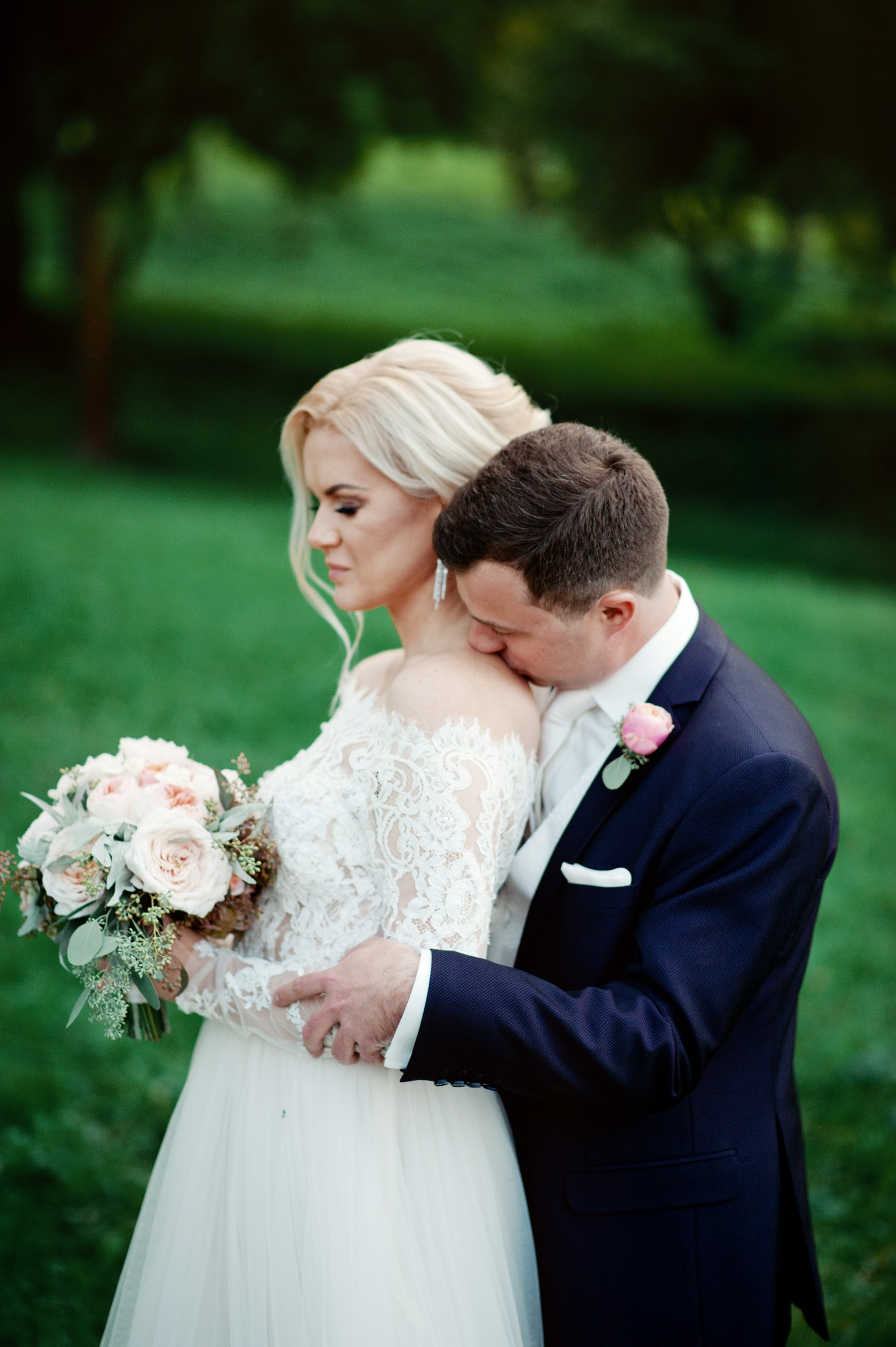Vestuvių fotosesija, ceremonija, Vestuvių pasiruošimo fotografavimas. Vestuvių fotografas Vilnius Trakai kaina vestuvių fotografavimas fotografė personal.lt photogrpahy kainos jaunoji jaunikis nuotaka santuoka vestuvės, profesionali natūrali meninė reportažinė klasikinė fotosesija, vestuvių fotosesija gamtoje dvare