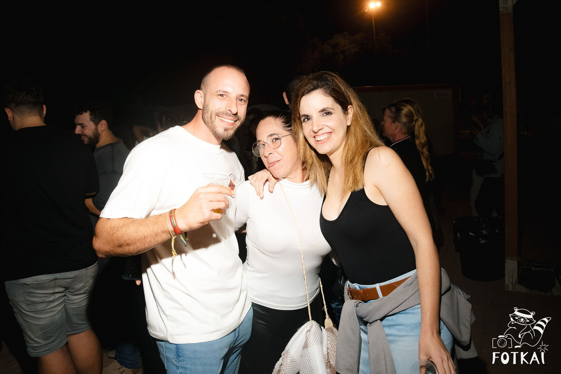 Фотоотчёт Street Food Market Torrevieja — Seguridad Social & Las Hienas DJs | FOTKAI