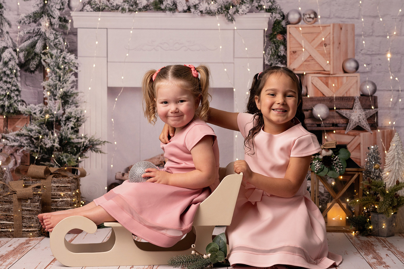 Christmas mini sessions 2025| Sydney. Newborn and family photographer. Hills District. Sydney