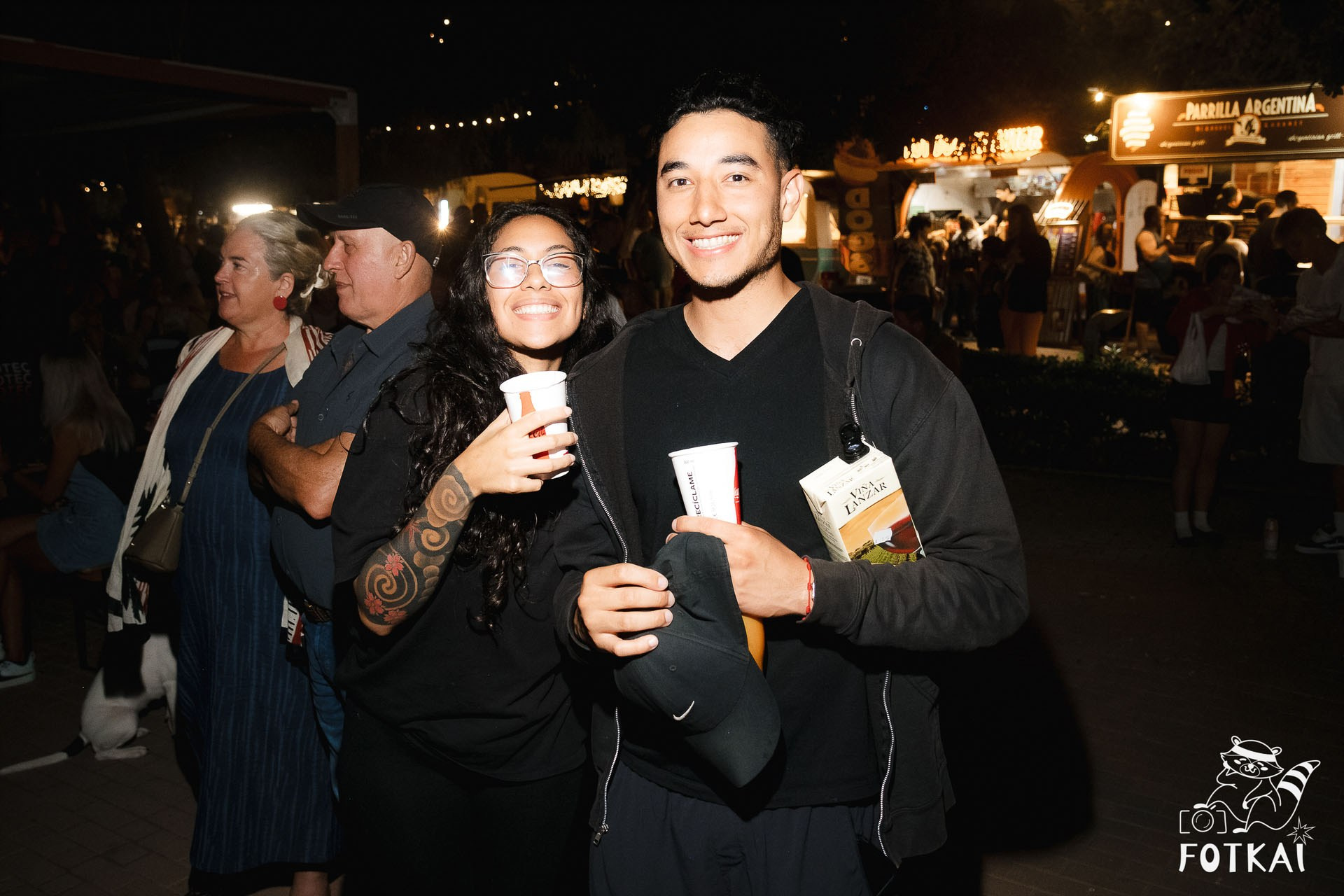 Фотоотчёт Street Food Market Torrevieja — Seguridad Social & Las Hienas DJs | FOTKAI