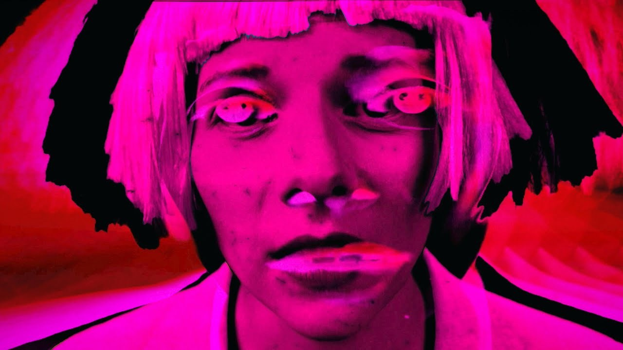 AURORA y Tom Rowlands lanzan el nuevo proyecto TOMORA y presentan un potente tema debut | FOTKAI