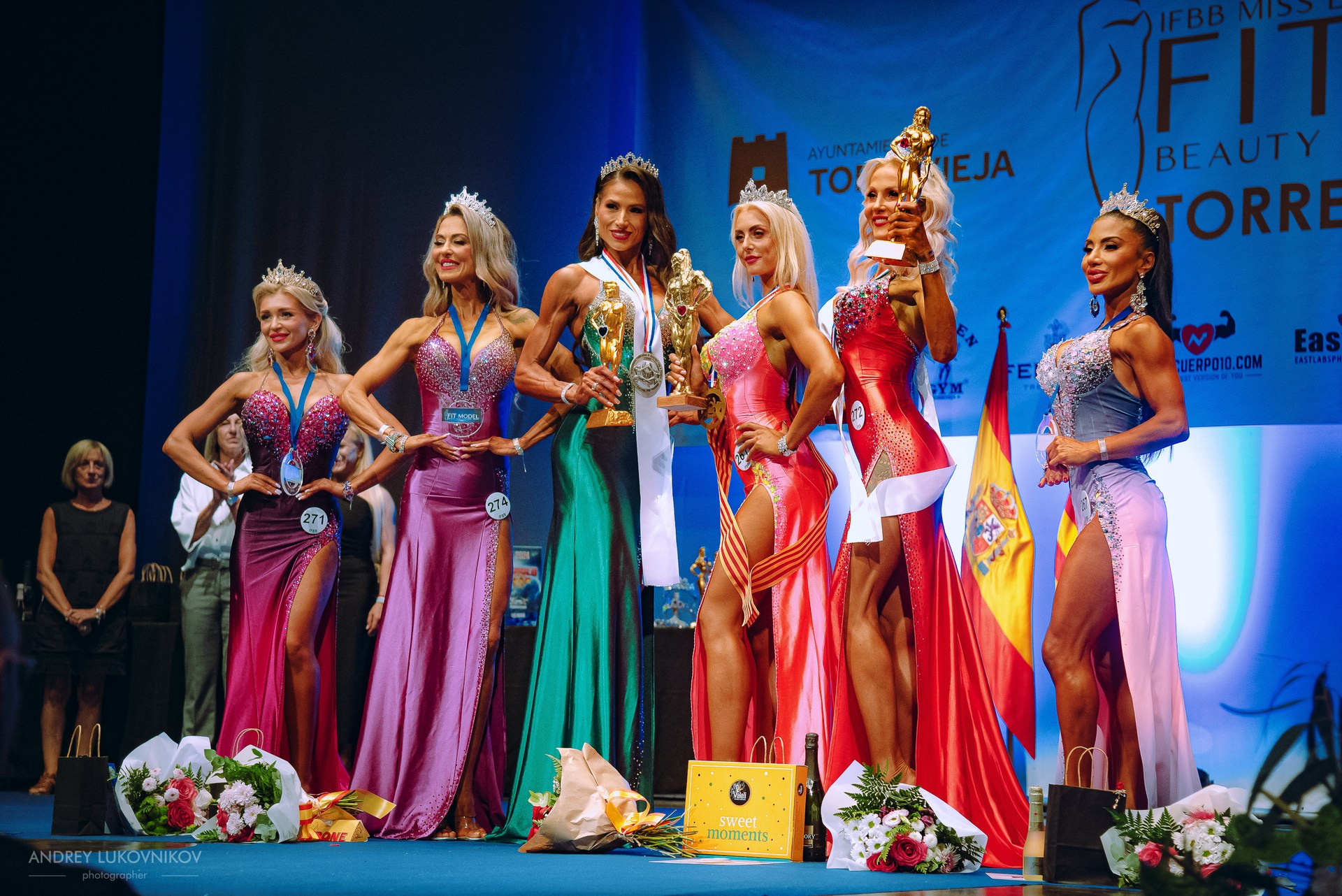 Sesión fotográfica de reportaje para el concurso internacional IFBB Miss Fit Model Europe 2024 en Torrevieja | Fotógrafo Andrey Lukovnikov
