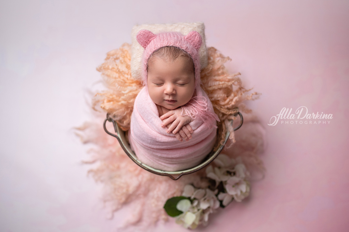 Newborn session price guide. Newborn and family photographer. Hills District. Sydney