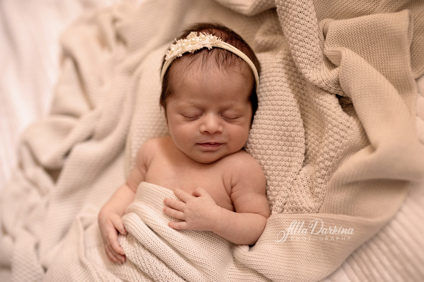 Newborn session price guide. Newborn and family photographer. Hills District. Sydney