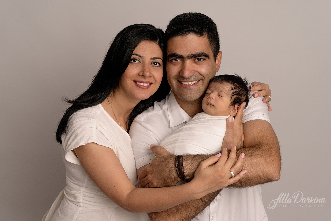 Newborn session price guide. Newborn and family photographer. Hills District. Sydney