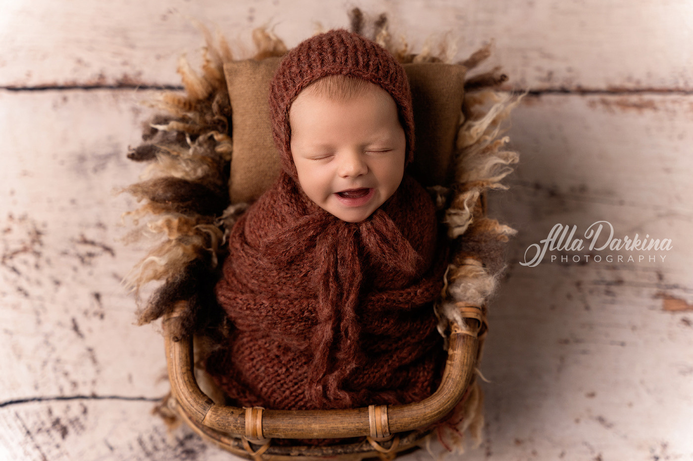 Newborn session price guide. Newborn and family photographer. Hills District. Sydney