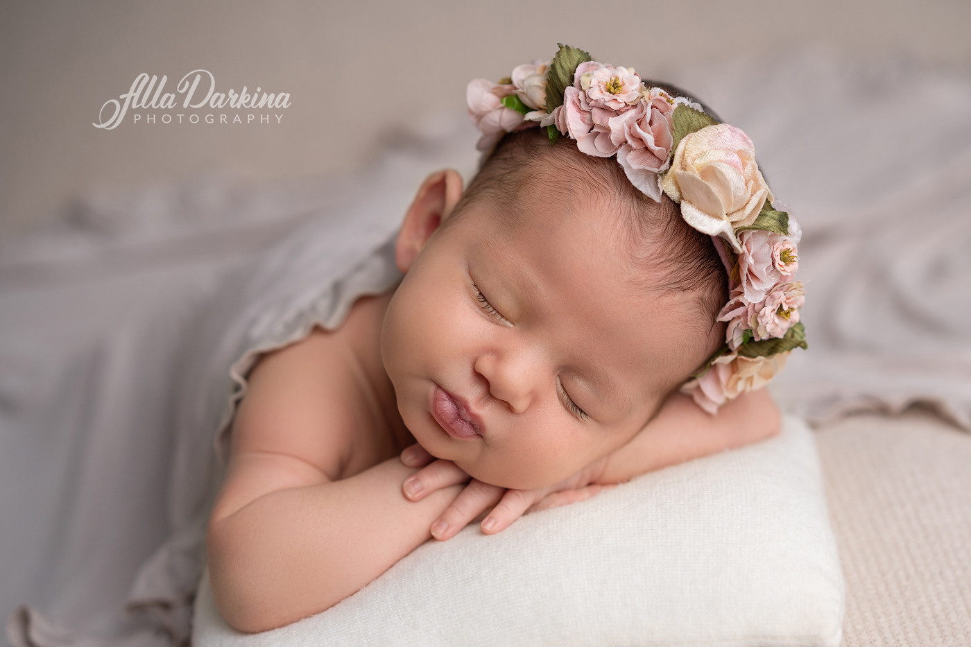 Newborn session price guide. Newborn and family photographer. Hills District. Sydney