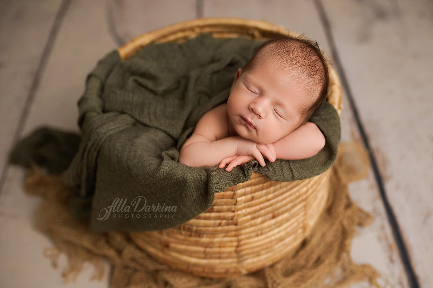 Newborn session price guide. Newborn and family photographer. Hills District. Sydney