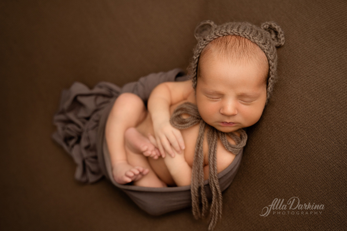 Newborn session price guide. Newborn and family photographer. Hills District. Sydney