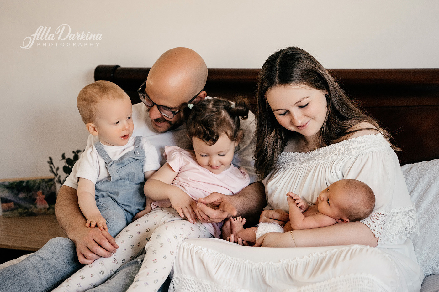 Newborn session price guide. Newborn and family photographer. Hills District. Sydney