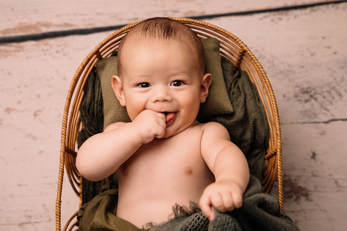 NEWBORN PHOTOSHOOT SPECIAL. Newborn and family photographer. Hills District. Sydney