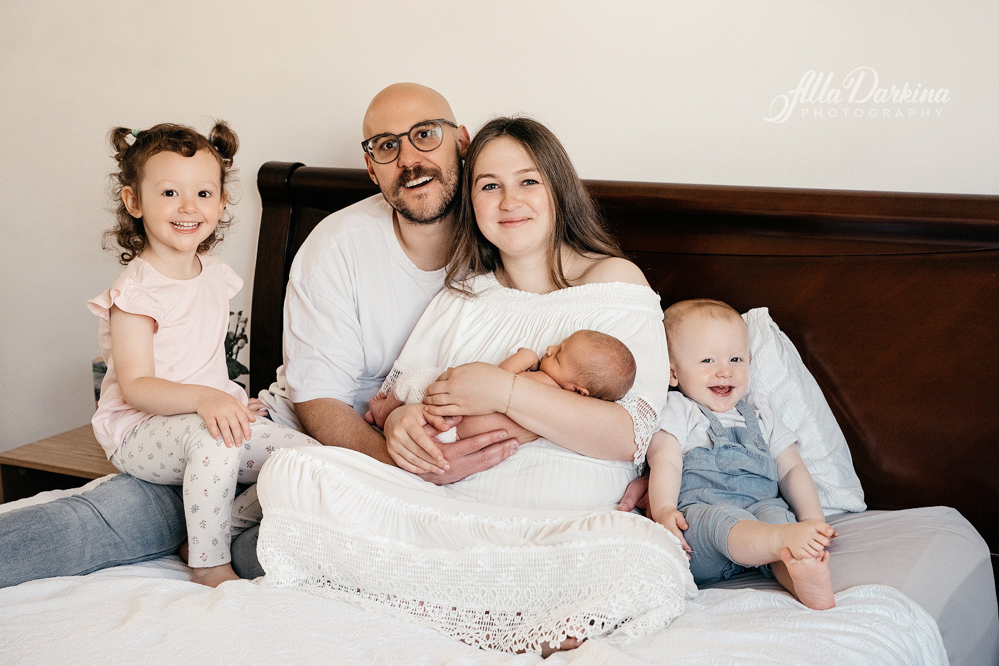 Newborn session price guide. Newborn and family photographer. Hills District. Sydney