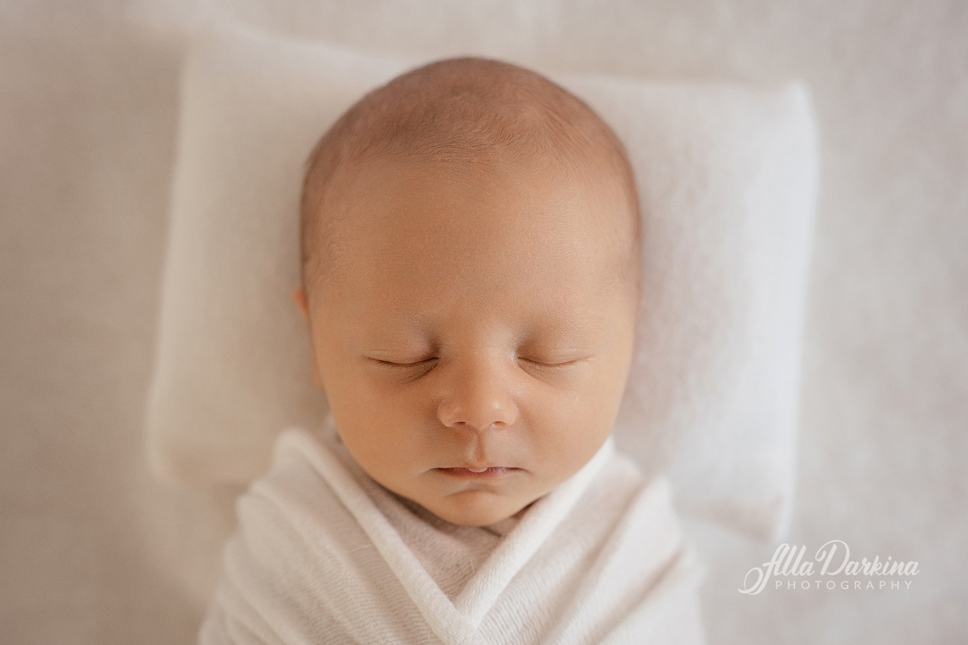 Newborn session price guide. Newborn and family photographer. Hills District. Sydney
