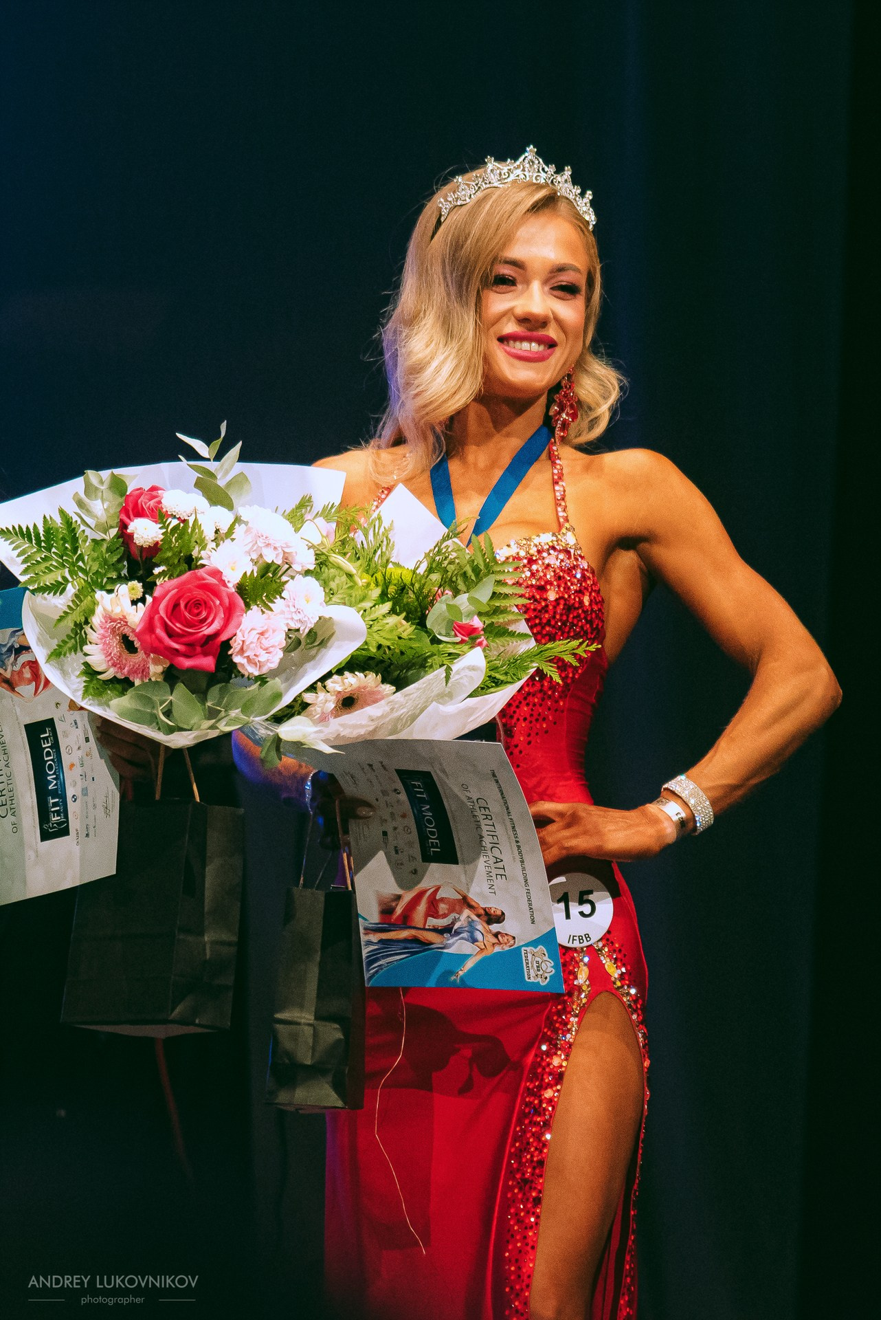 Sesión fotográfica de reportaje para el concurso internacional IFBB Miss Fit Model Europe 2024 en Torrevieja | Fotógrafo Andrey Lukovnikov