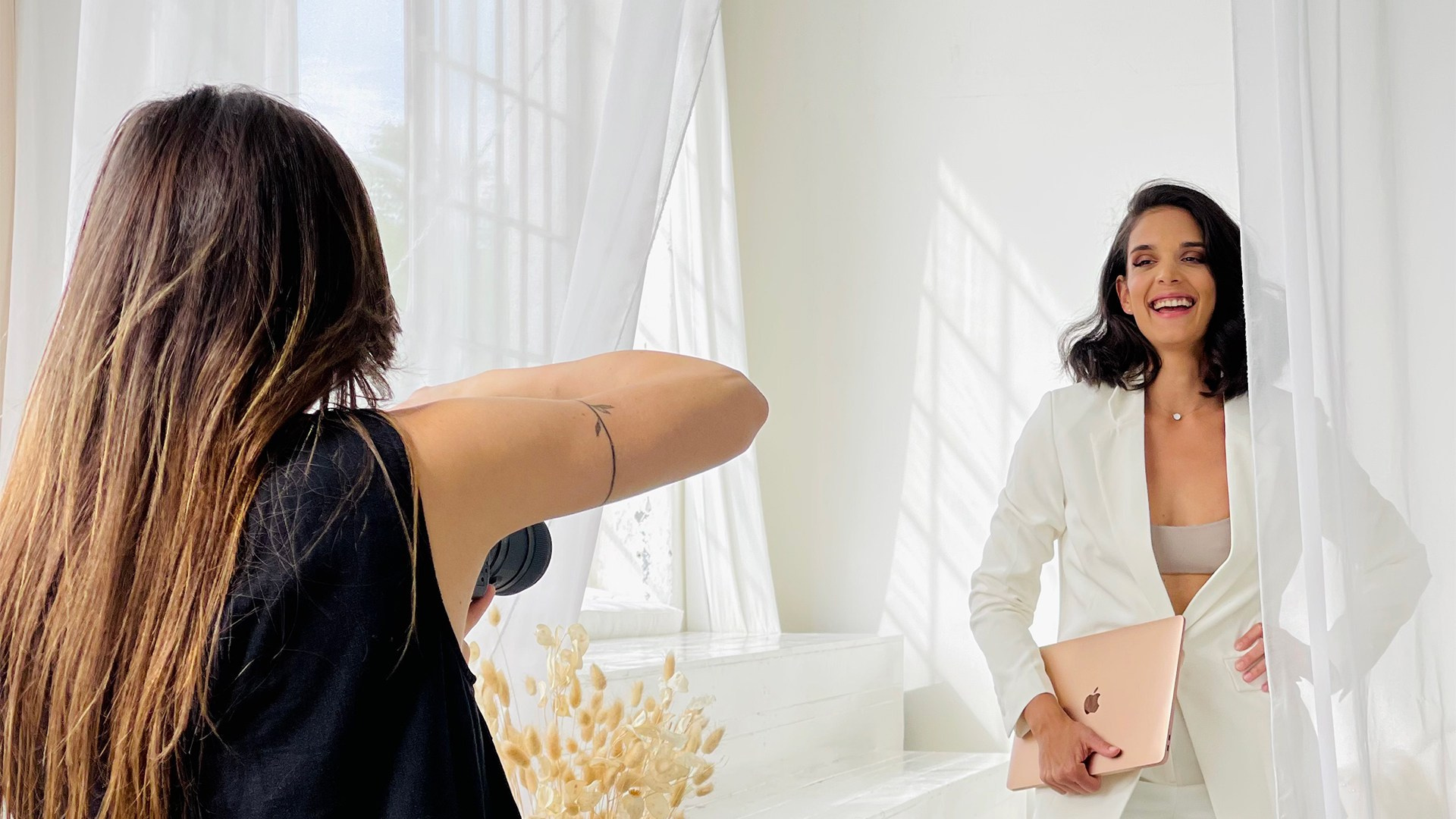 FOTO WORKSHOPY. Dana Lišková — Empatická fotografka | Introspektivní umělkyně | Neurodivergentní koučka| Zakladatelka Artepy.cz