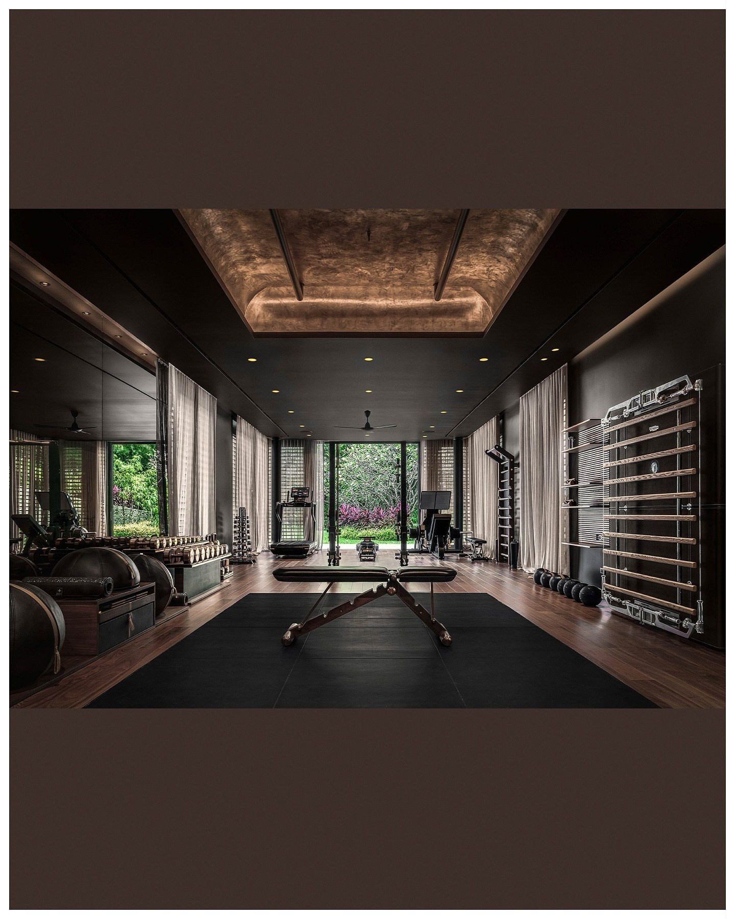 Частный Транажерный Зал на вилле. Interior photographer in Phuket | Perelude Interior