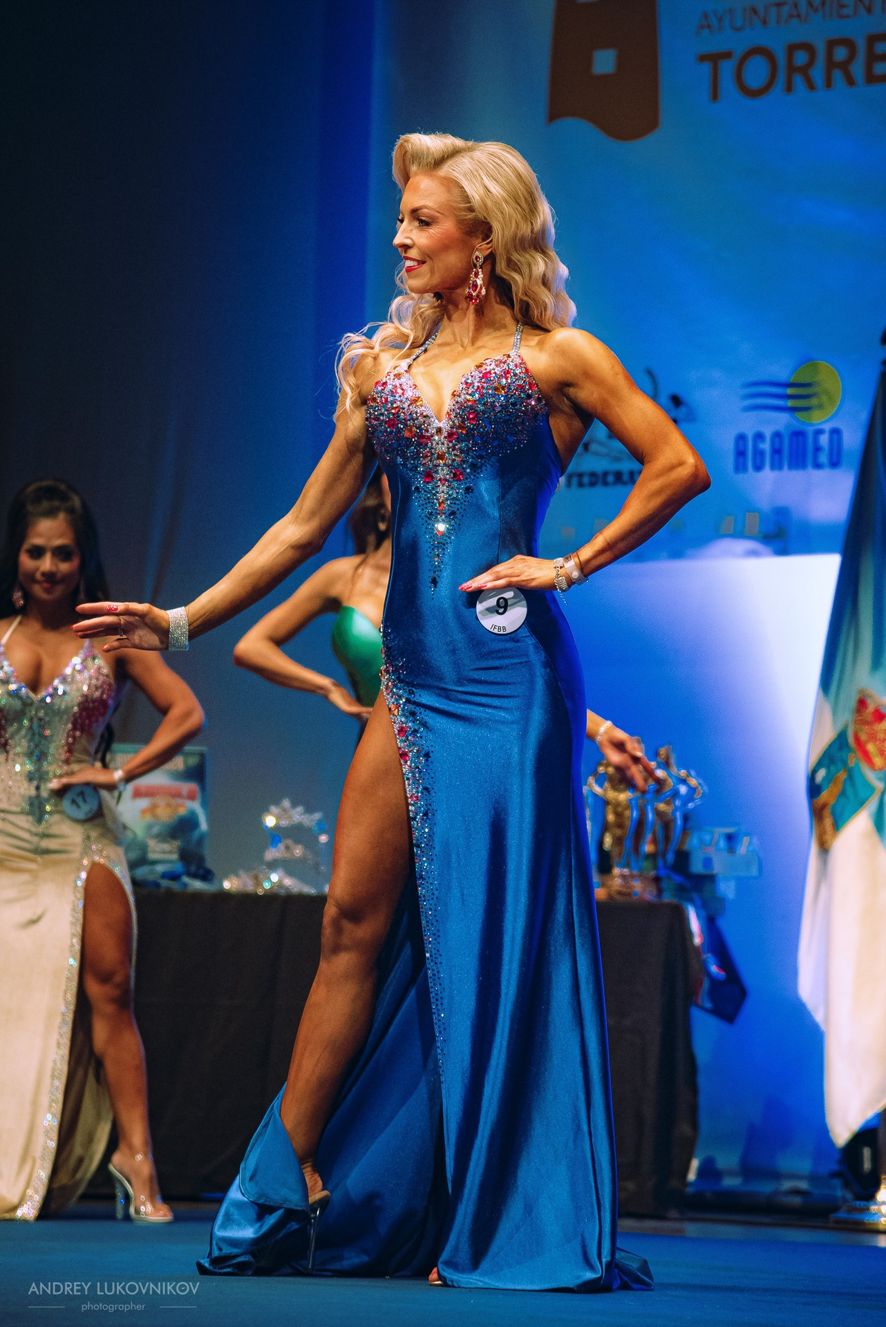Sesión fotográfica de reportaje para el concurso internacional IFBB Miss Fit Model Europe 2024 en Torrevieja | Fotógrafo Andrey Lukovnikov