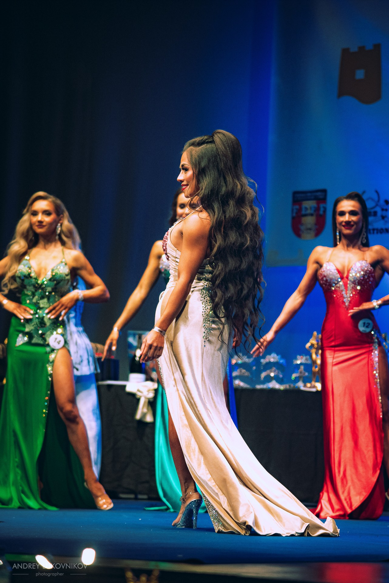 Sesión fotográfica de reportaje para el concurso internacional IFBB Miss Fit Model Europe 2024 en Torrevieja | Fotógrafo Andrey Lukovnikov