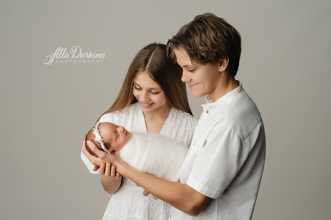 Newborn session price guide. Newborn and family photographer. Hills District. Sydney