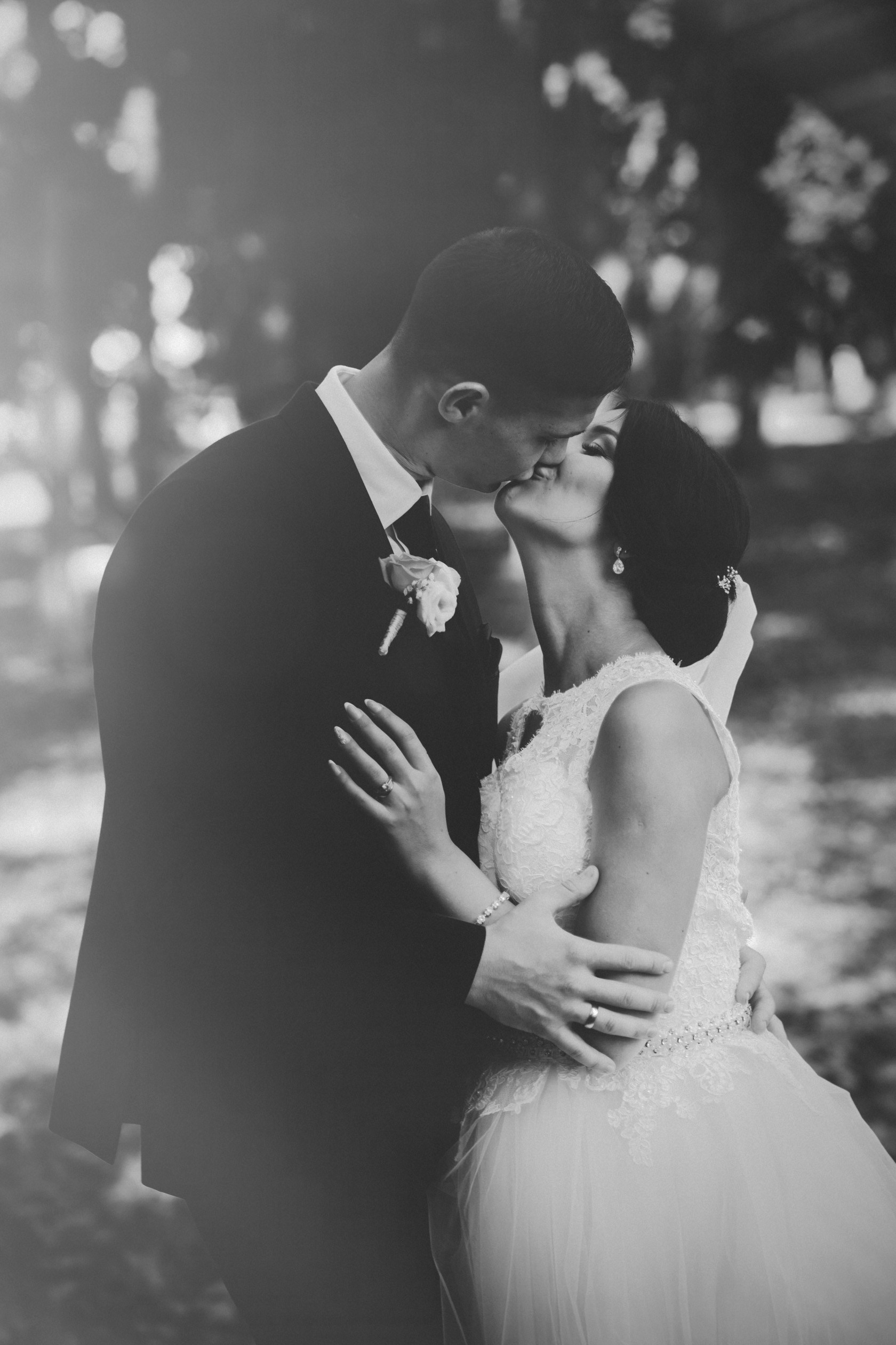 Vestuvių fotosesija, ceremonija, Vestuvių pasiruošimo fotografavimas. Vestuvių fotografas Vilnius Trakai kaina vestuvių fotografavimas fotografė personal.lt photogrpahy kainos jaunoji jaunikis nuotaka santuoka vestuvės, profesionali natūrali meninė reportažinė klasikinė fotosesija, vestuvių fotosesija gamtoje dvare