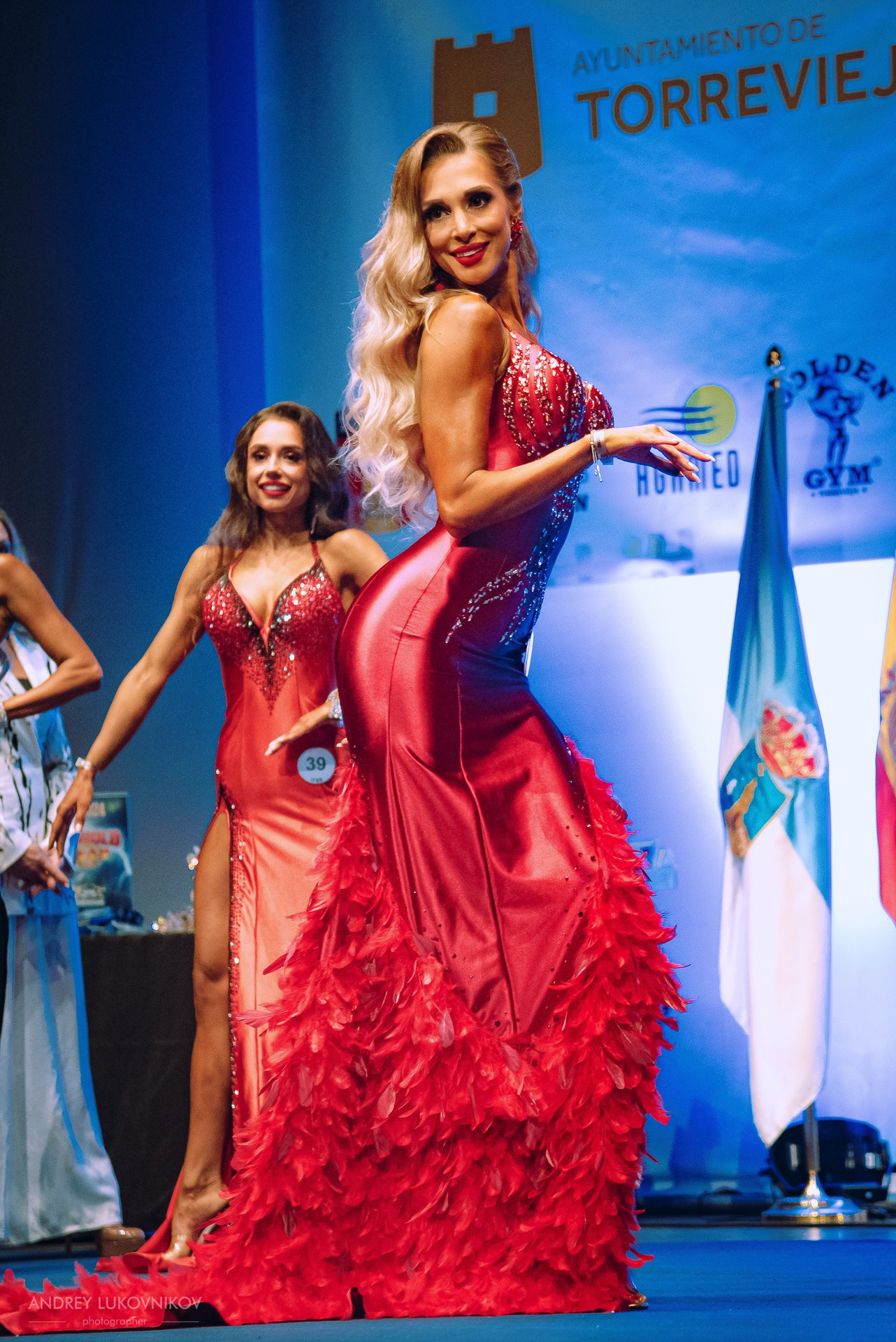 Sesión fotográfica de reportaje para el concurso internacional IFBB Miss Fit Model Europe 2024 en Torrevieja | Fotógrafo Andrey Lukovnikov