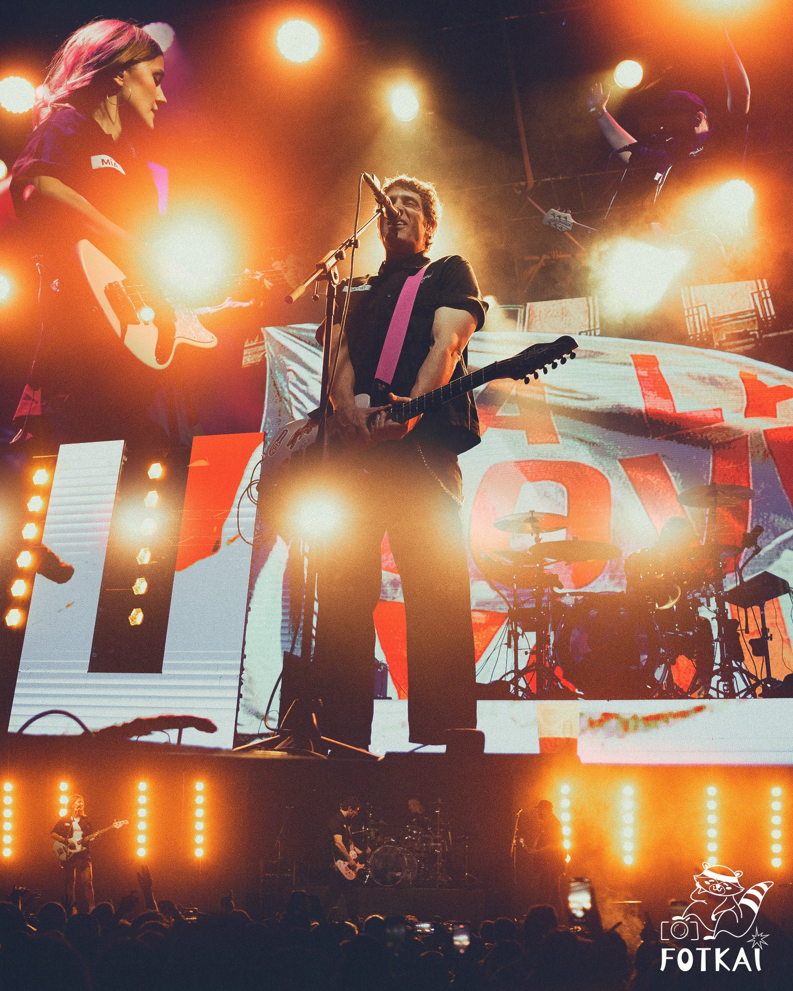 Sidonie y La La Love You en Torrevieja: una noche de contrastes que encendió el Palacio de los Deportes | FOTKAI