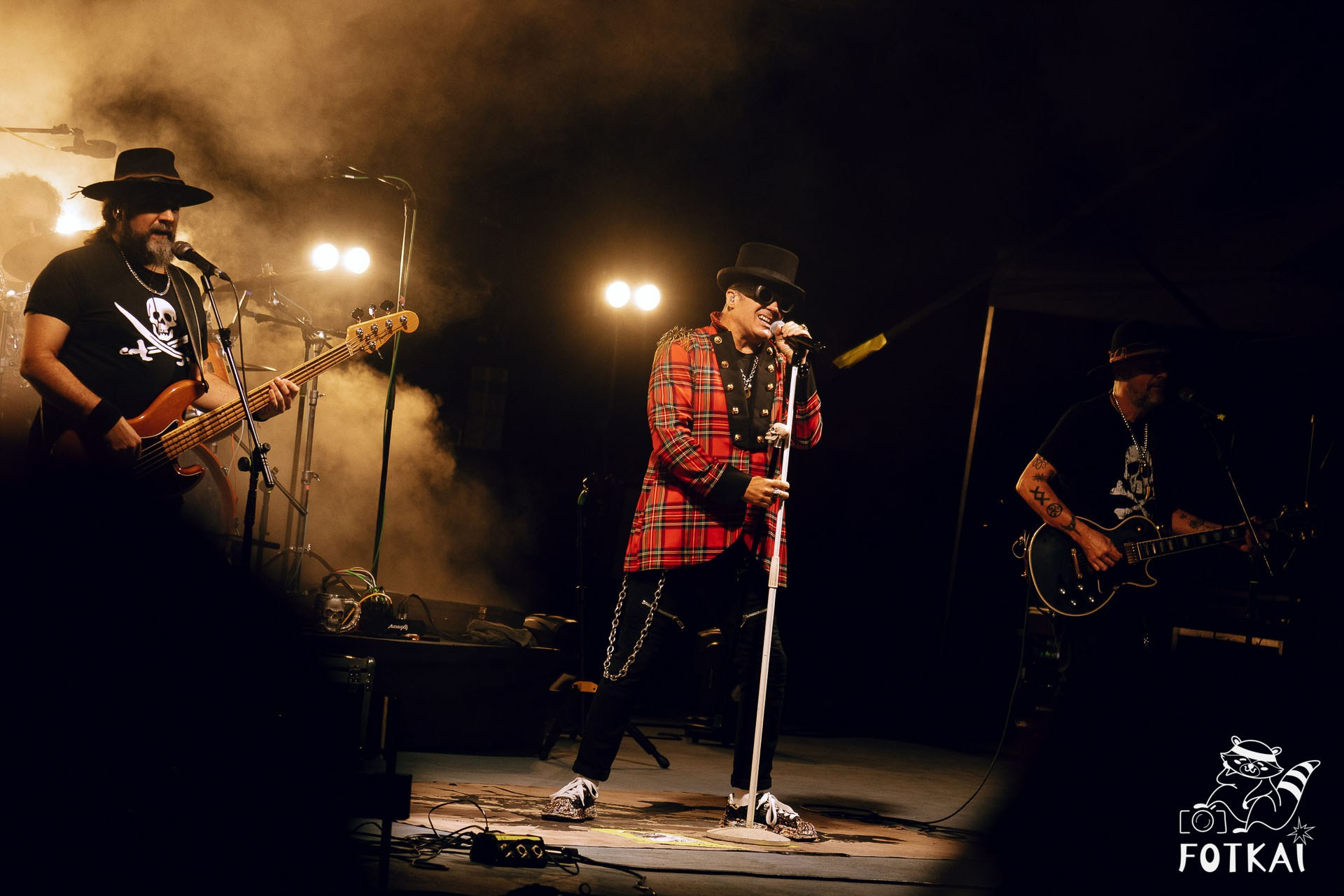 Фотоотчёт Street Food Market Torrevieja — Seguridad Social & Las Hienas DJs | FOTKAI