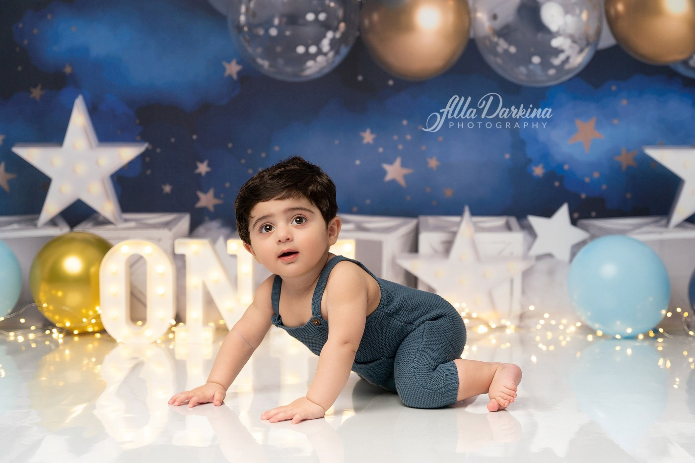 Starry Night Cake Smash Session. Newborn and family photographer. Hills District. Sydney