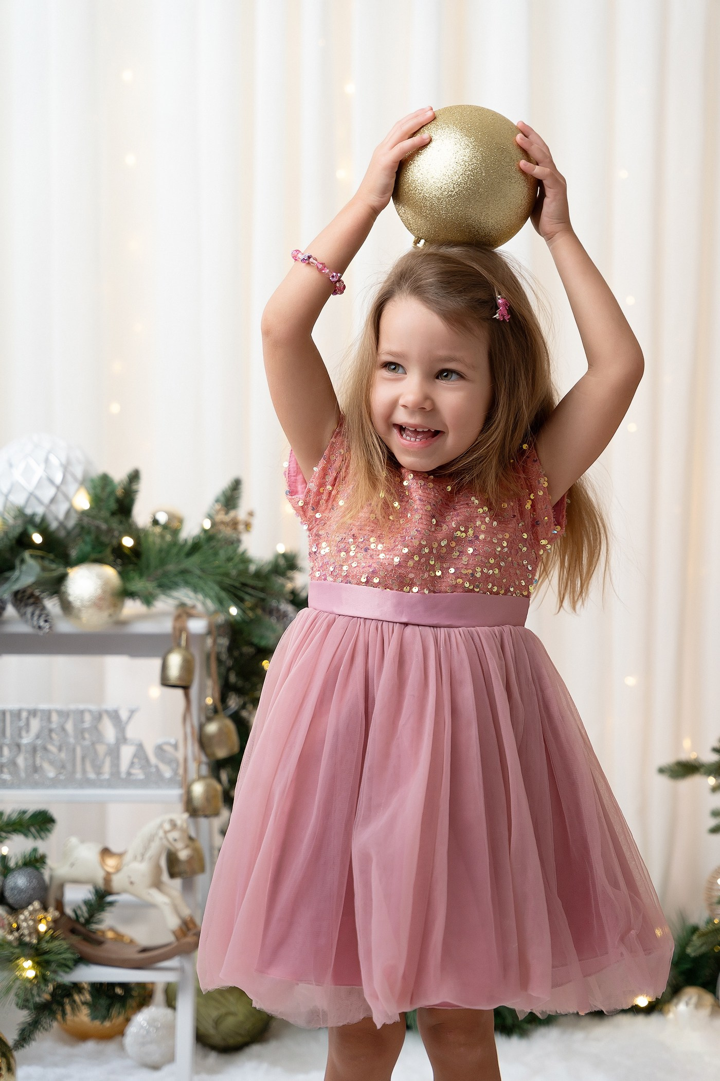 Christmas mini sessions 2025| Sydney. Newborn and family photographer. Hills District. Sydney