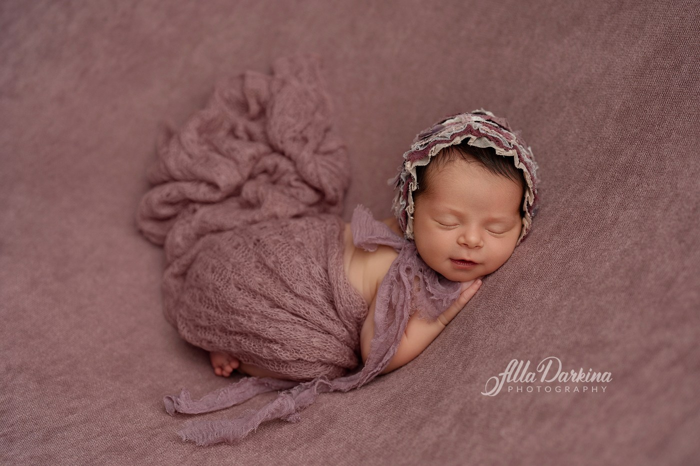 Newborn and family photographer. Hills District. Sydney