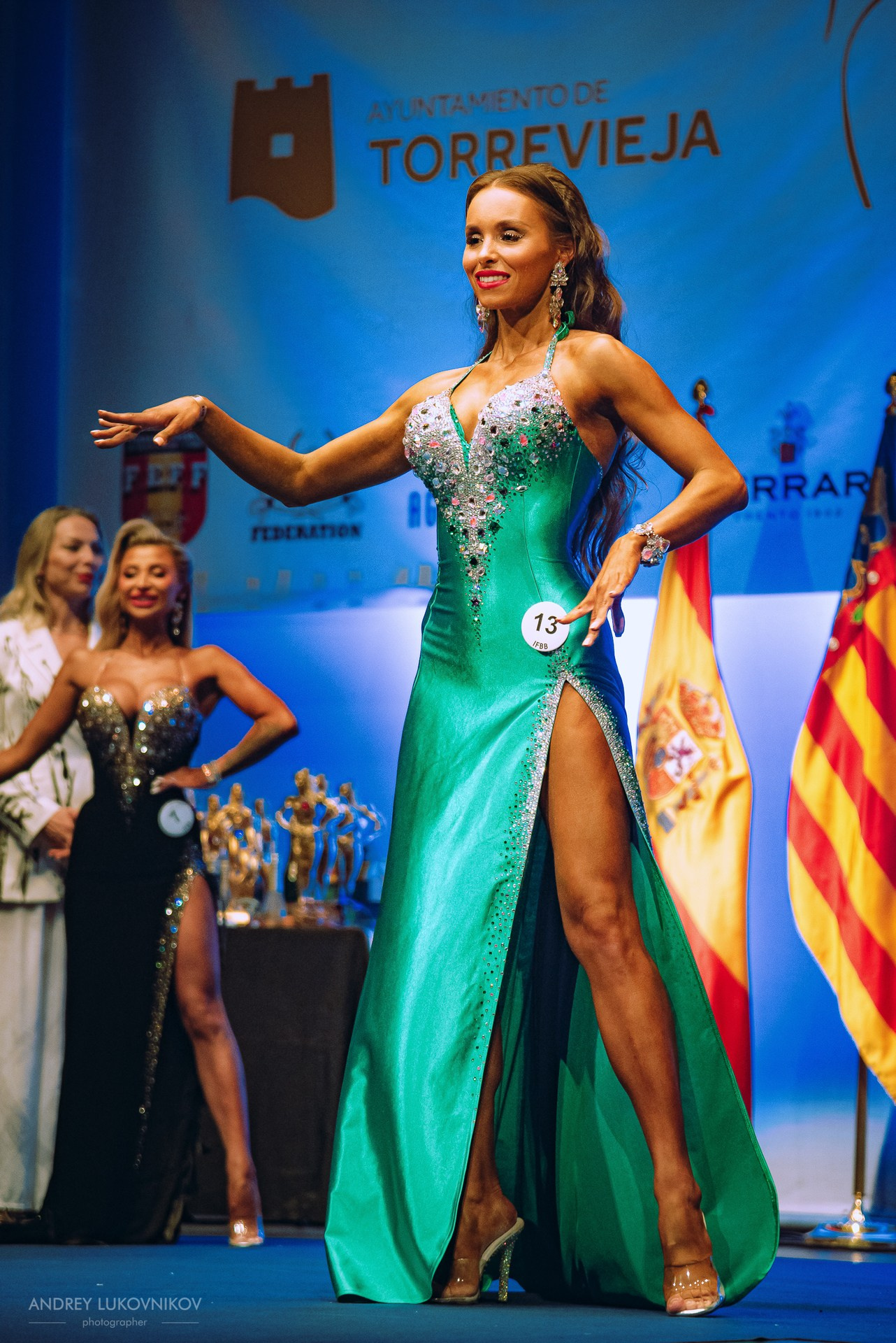 Sesión fotográfica de reportaje para el concurso internacional IFBB Miss Fit Model Europe 2024 en Torrevieja | Fotógrafo Andrey Lukovnikov